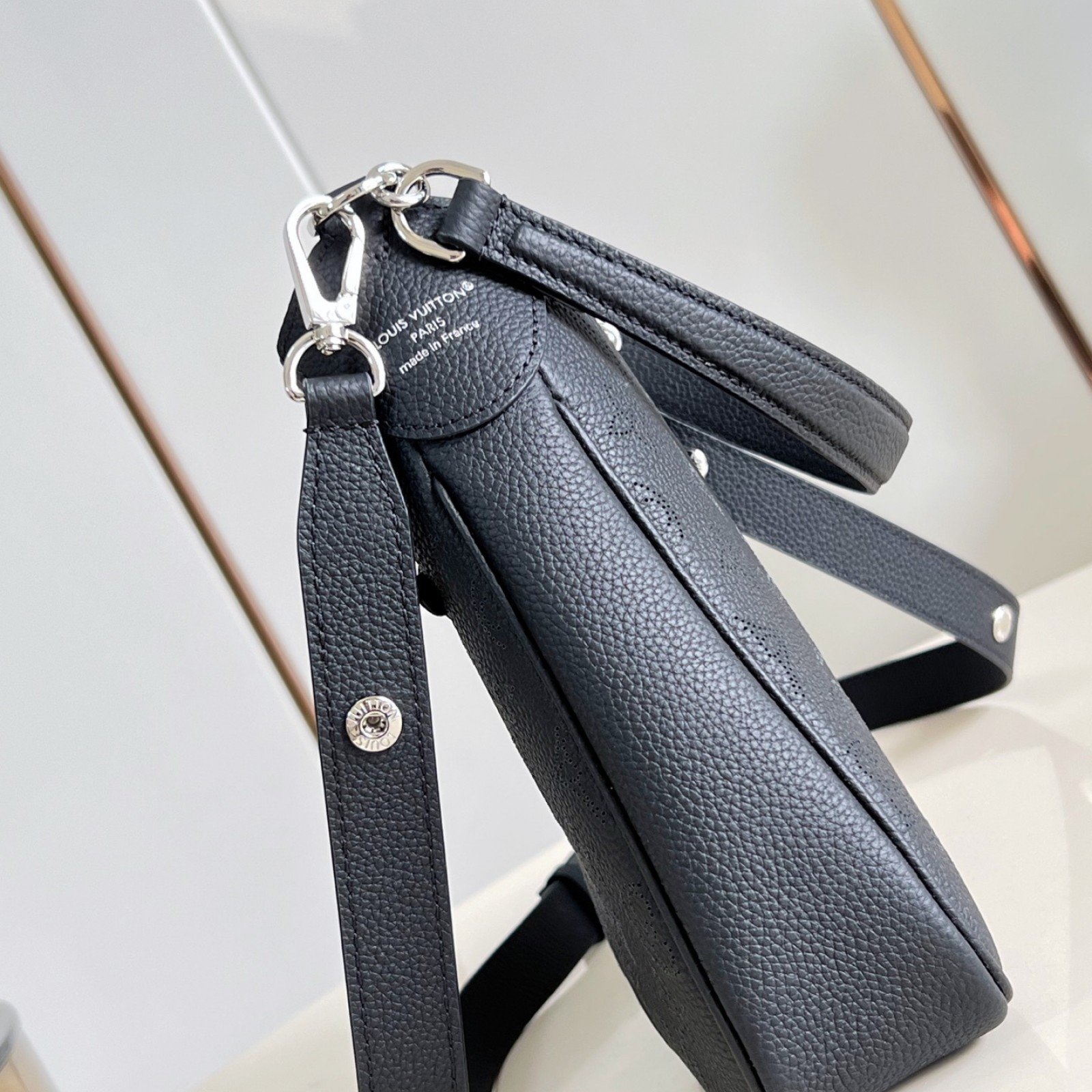 LV bag 216560 $255.75 USD