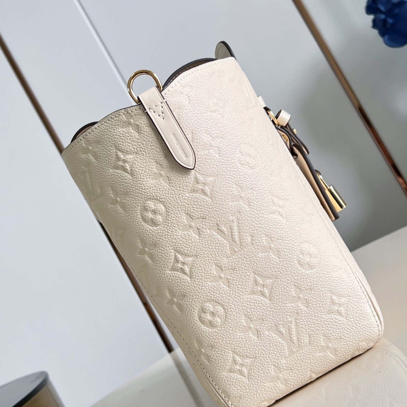 LV bag 216561 $258.5 USD