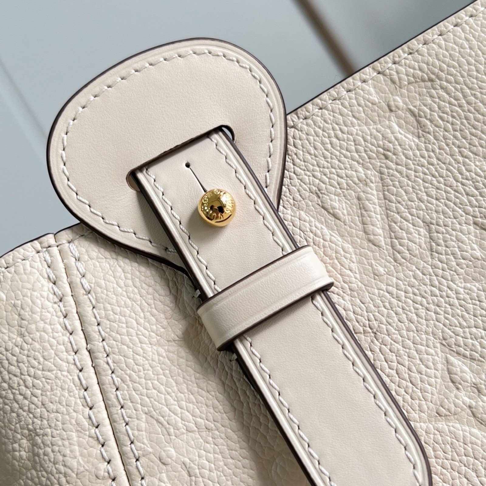 LV bag 216561 $258.5 USD