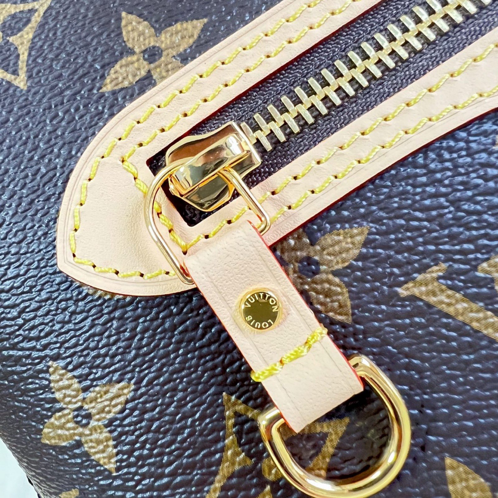 LV bag 220276 $170.5 USD
