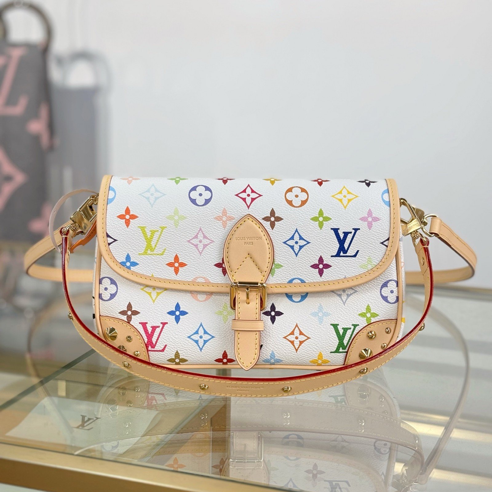 LV bag 220279 $283.25 USD