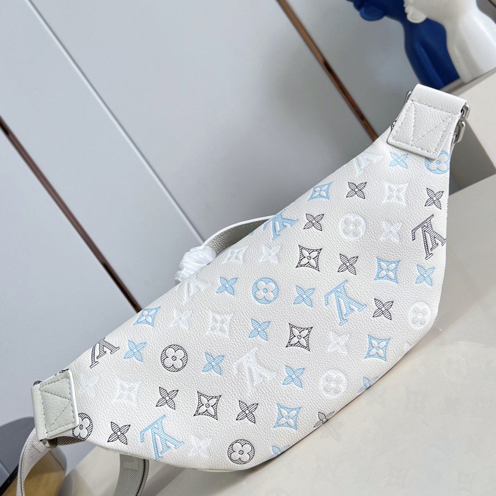 LV bag 220283 $184.25 USD