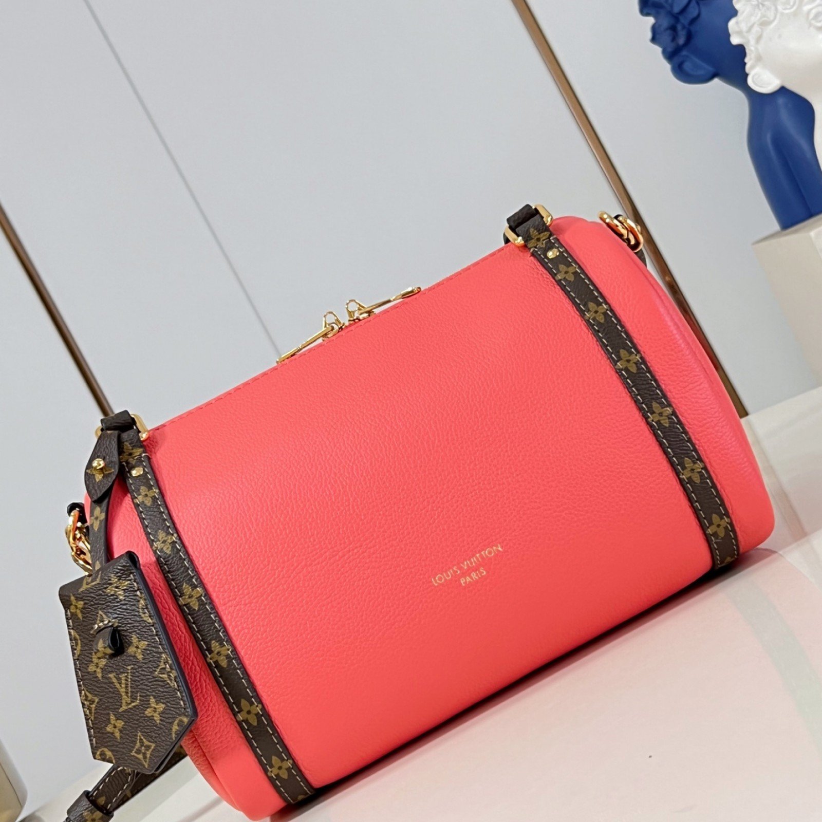 LV bag 220288 $233.75 USD