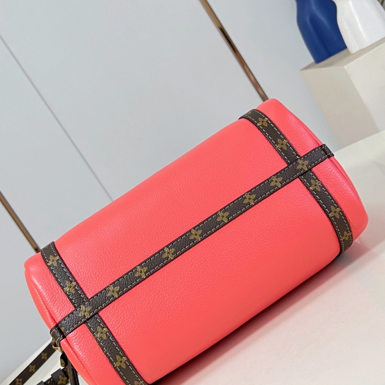 LV bag 220288 $233.75 USD