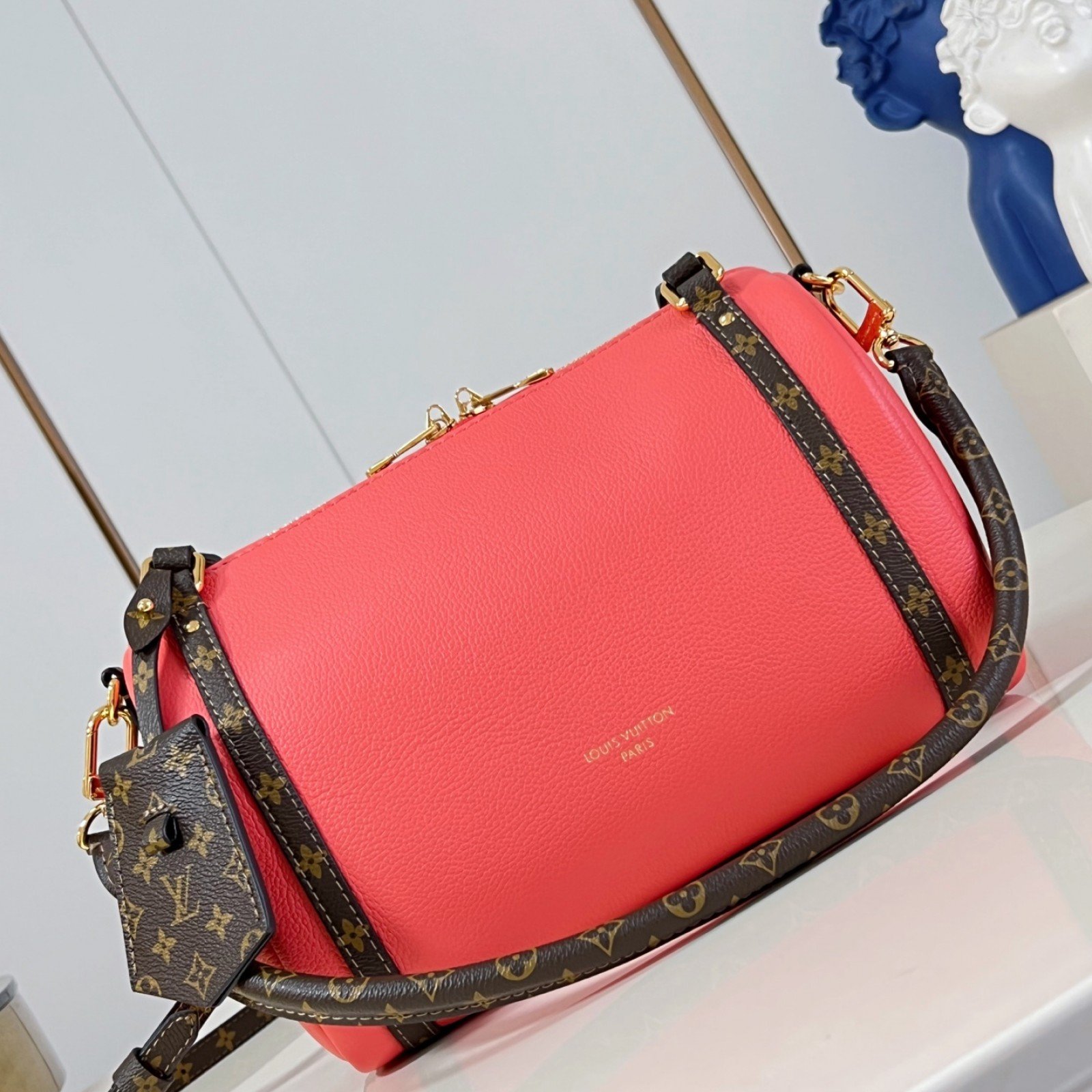 LV bag 220288 $233.75 USD