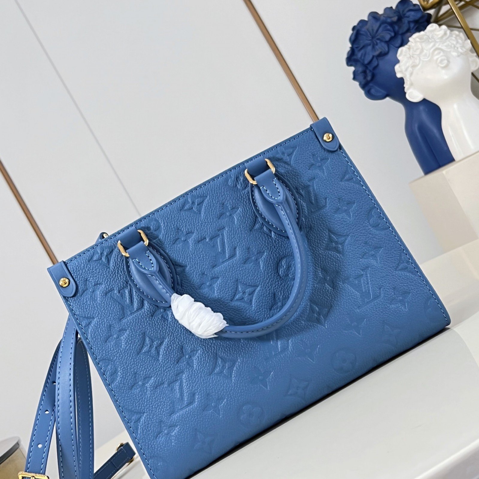 LV bag 220290 $250.25 USD