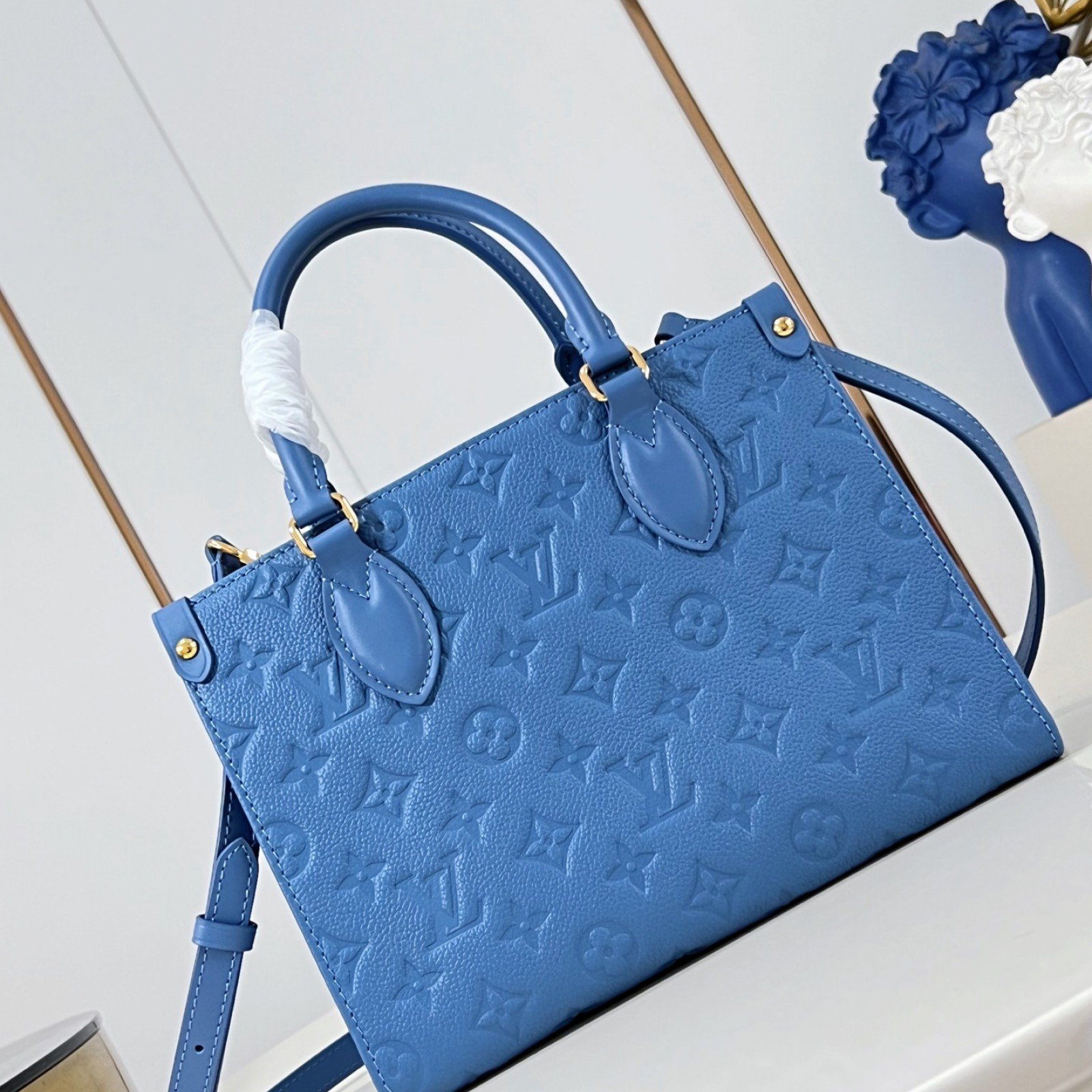 LV bag 220290 $250.25 USD