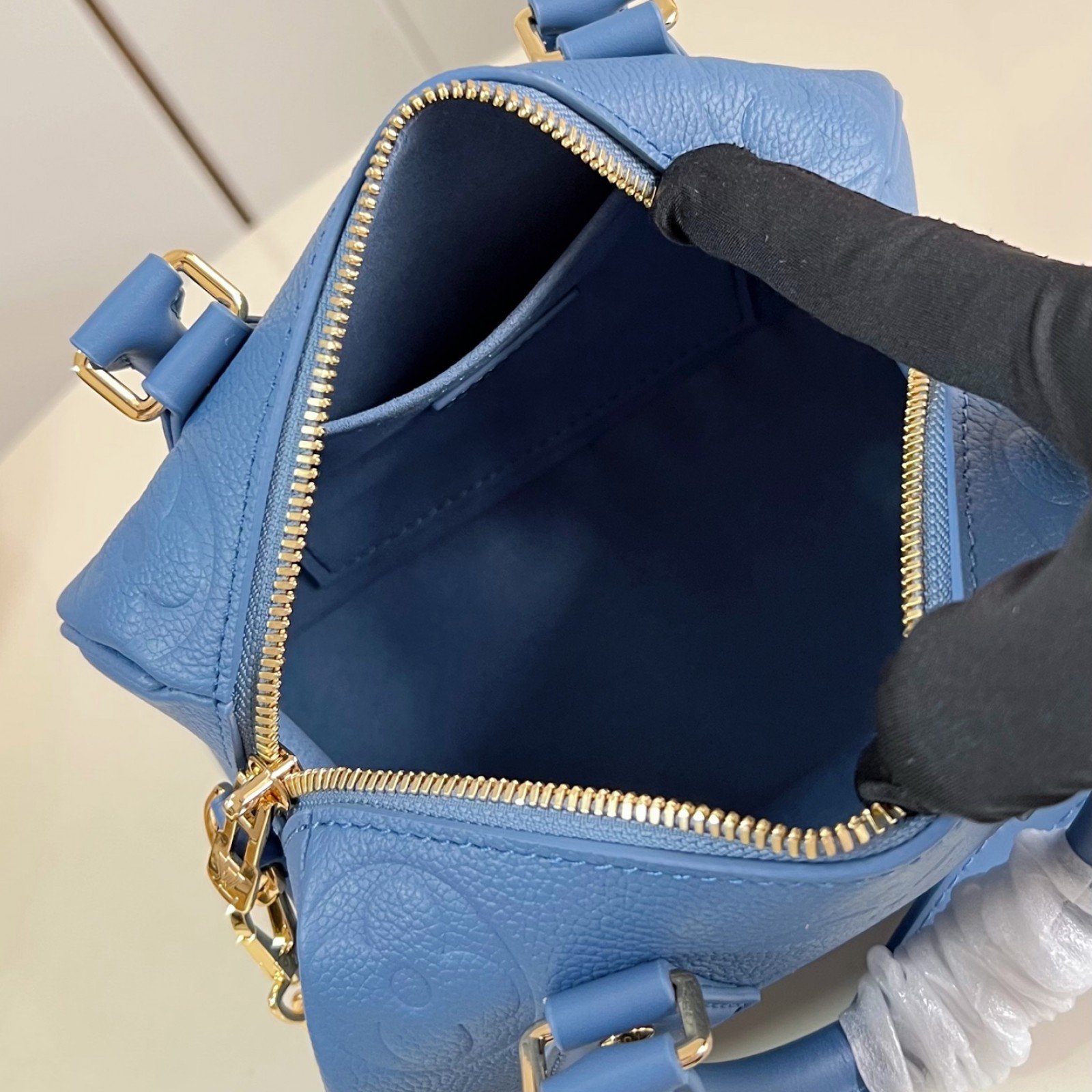 LV bag 220291 $250.25 USD