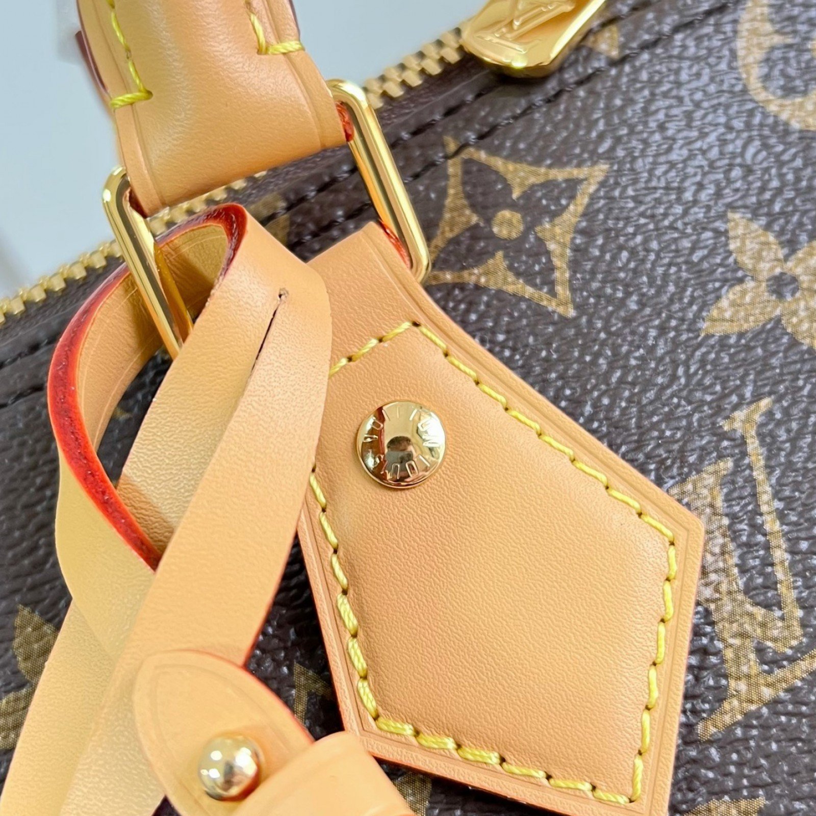 LV bag 220293 $192.5 USD