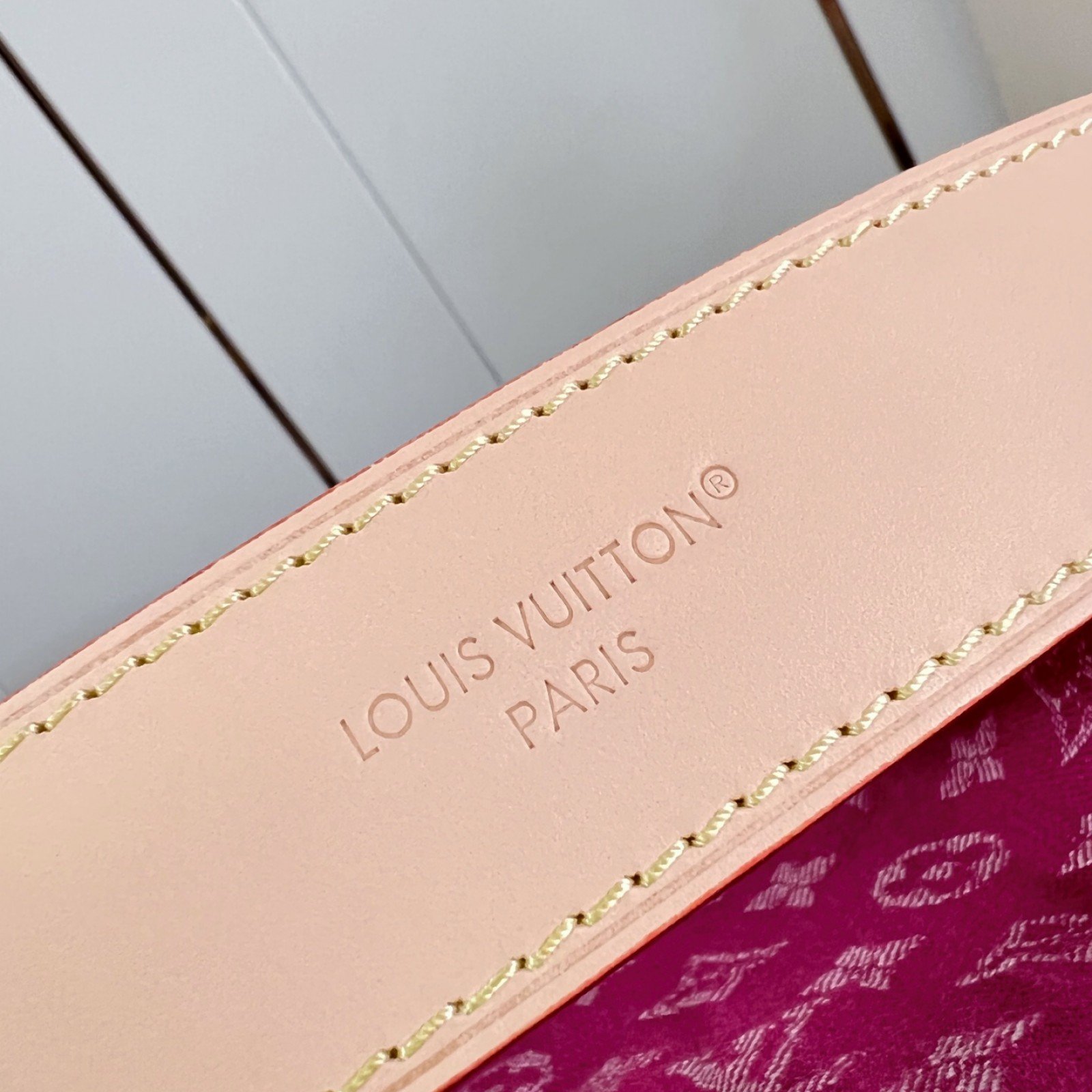 LV bag 220295 $206.25 USD