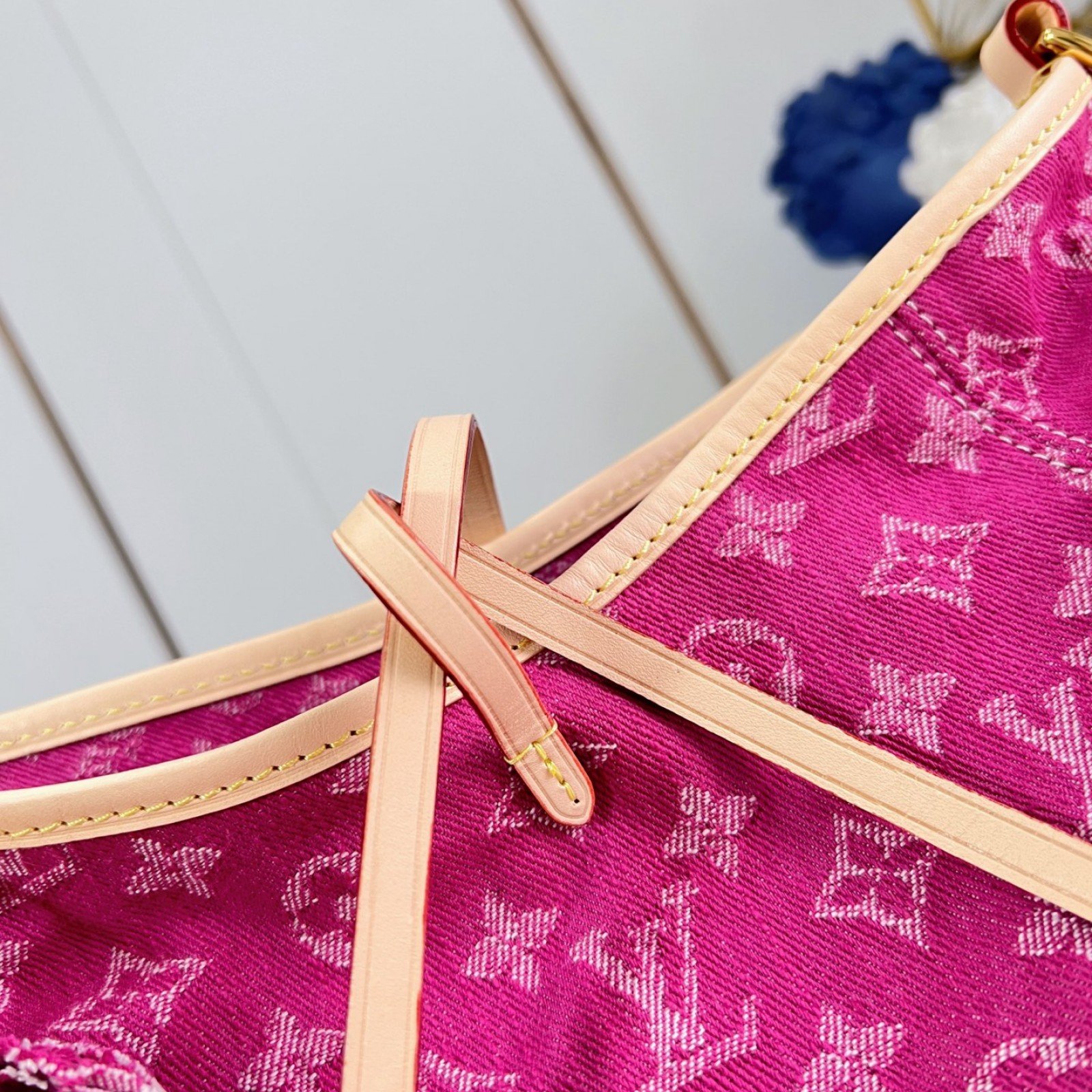 LV bag 220295 $206.25 USD