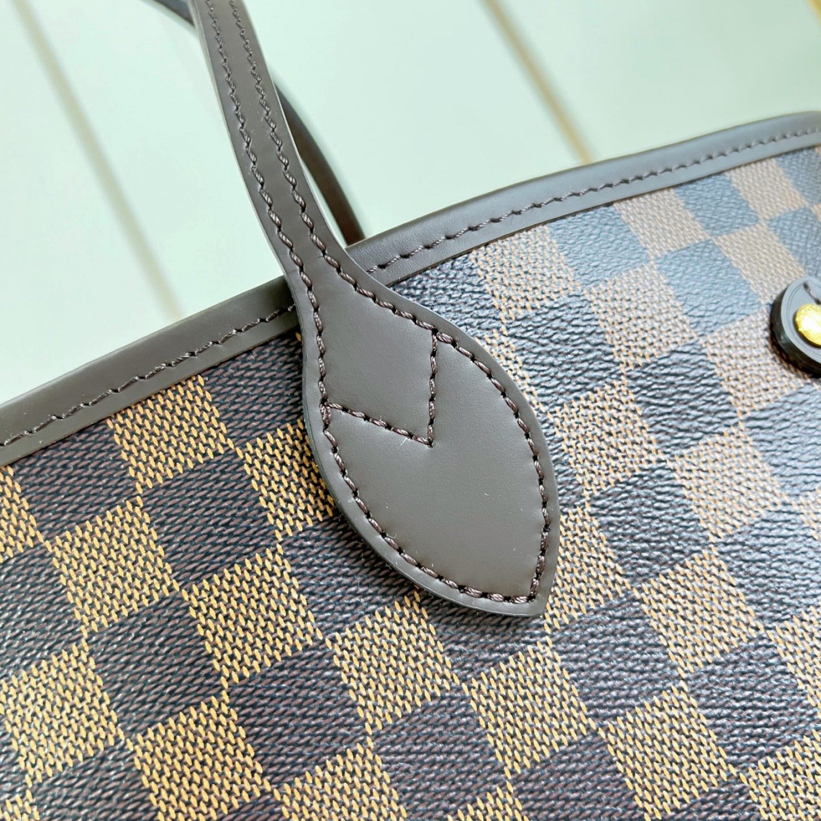 LV bag 220297 $195.25 USD