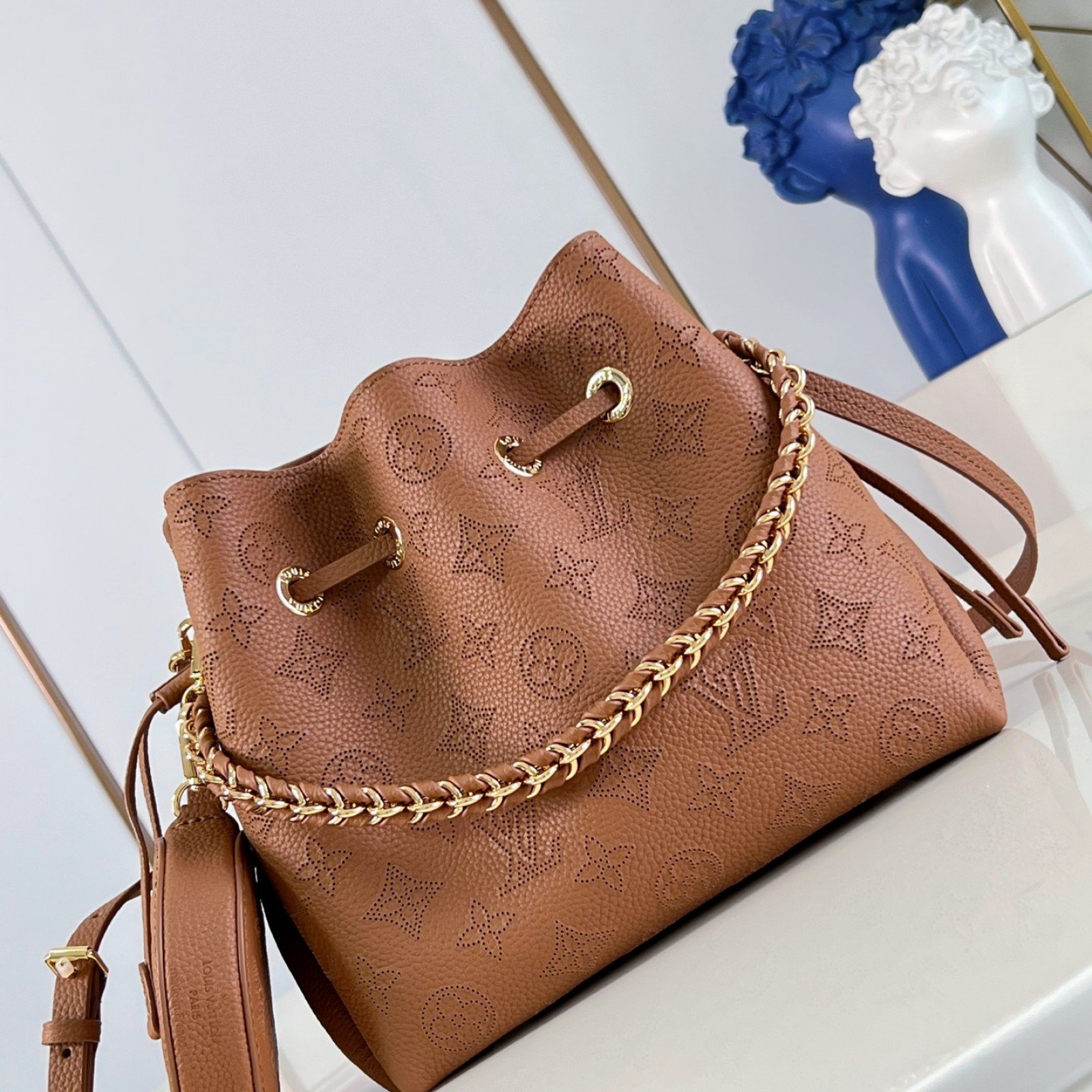 LV bag 220299 $258.5 USD