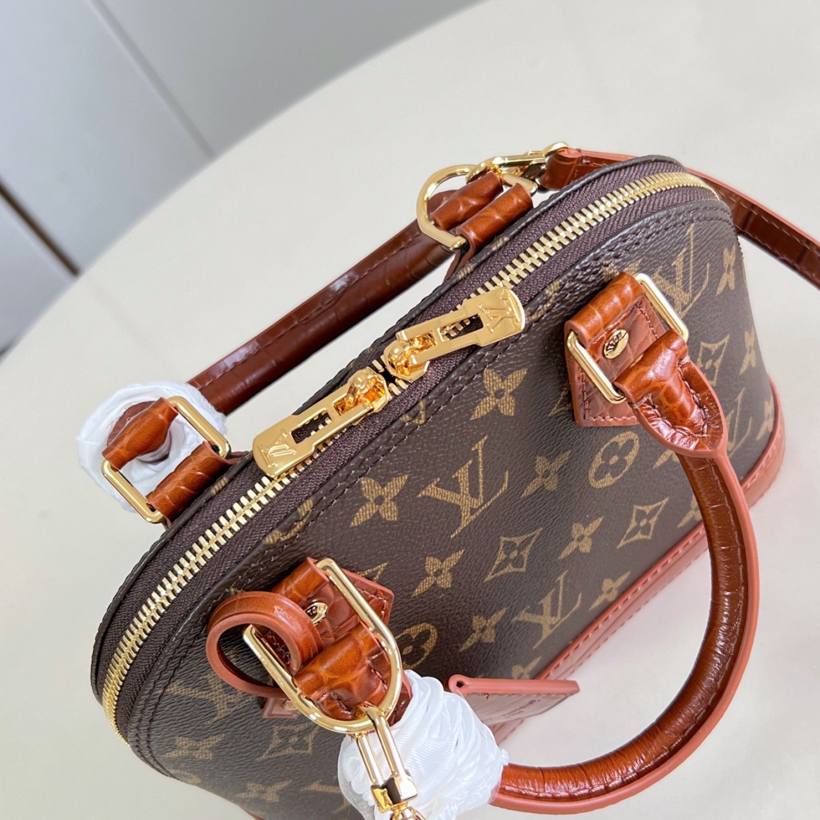 LV bag 220316 $195.25 USD