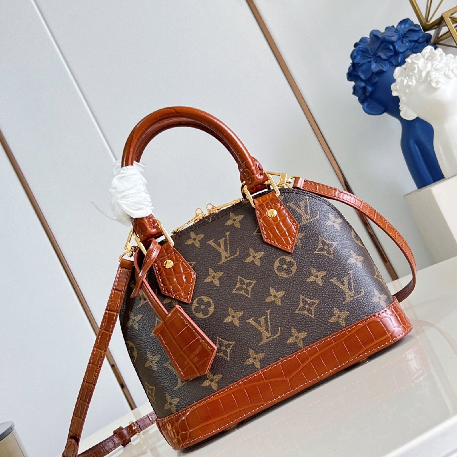 LV bag 220316 $195.25 USD