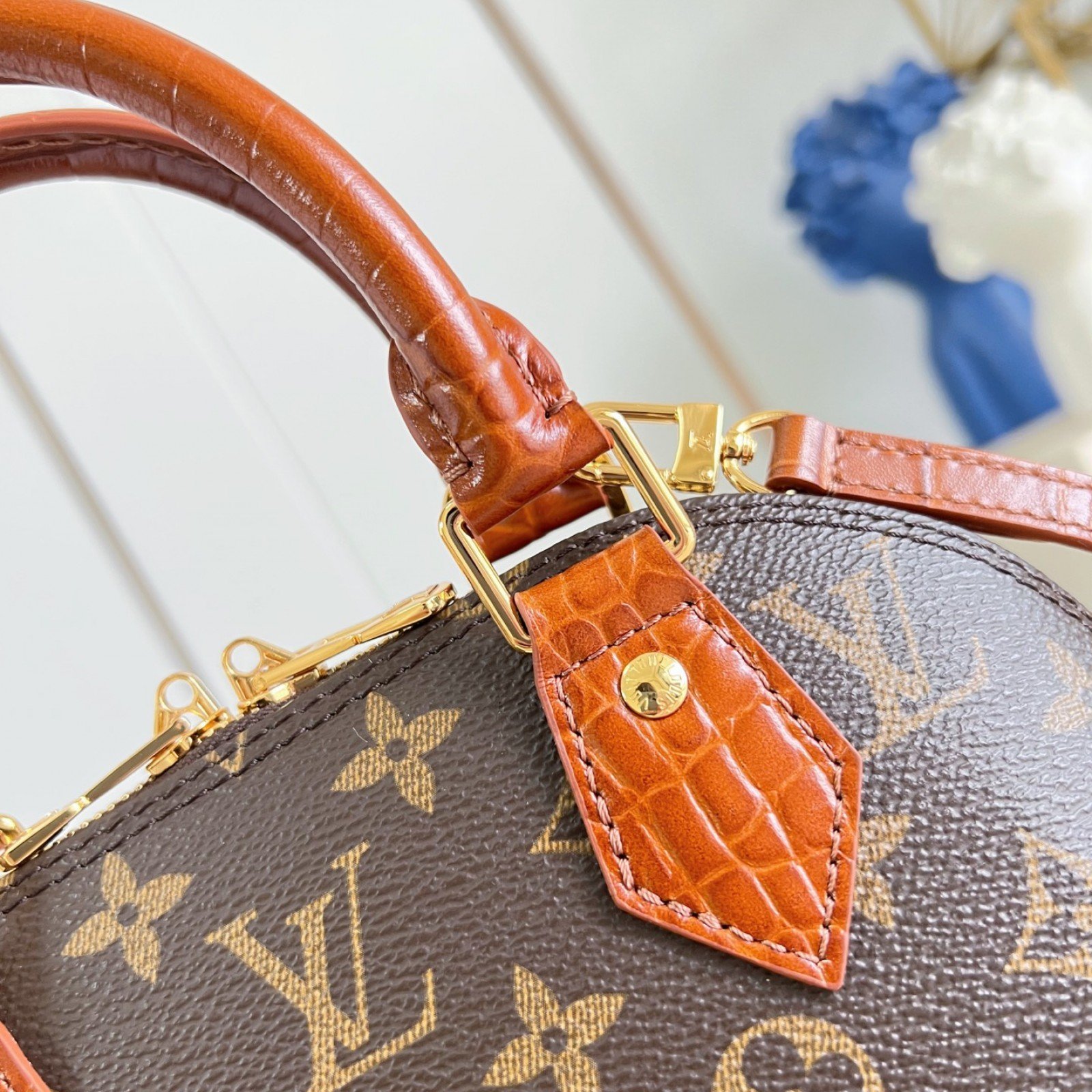 LV bag 220316 $195.25 USD
