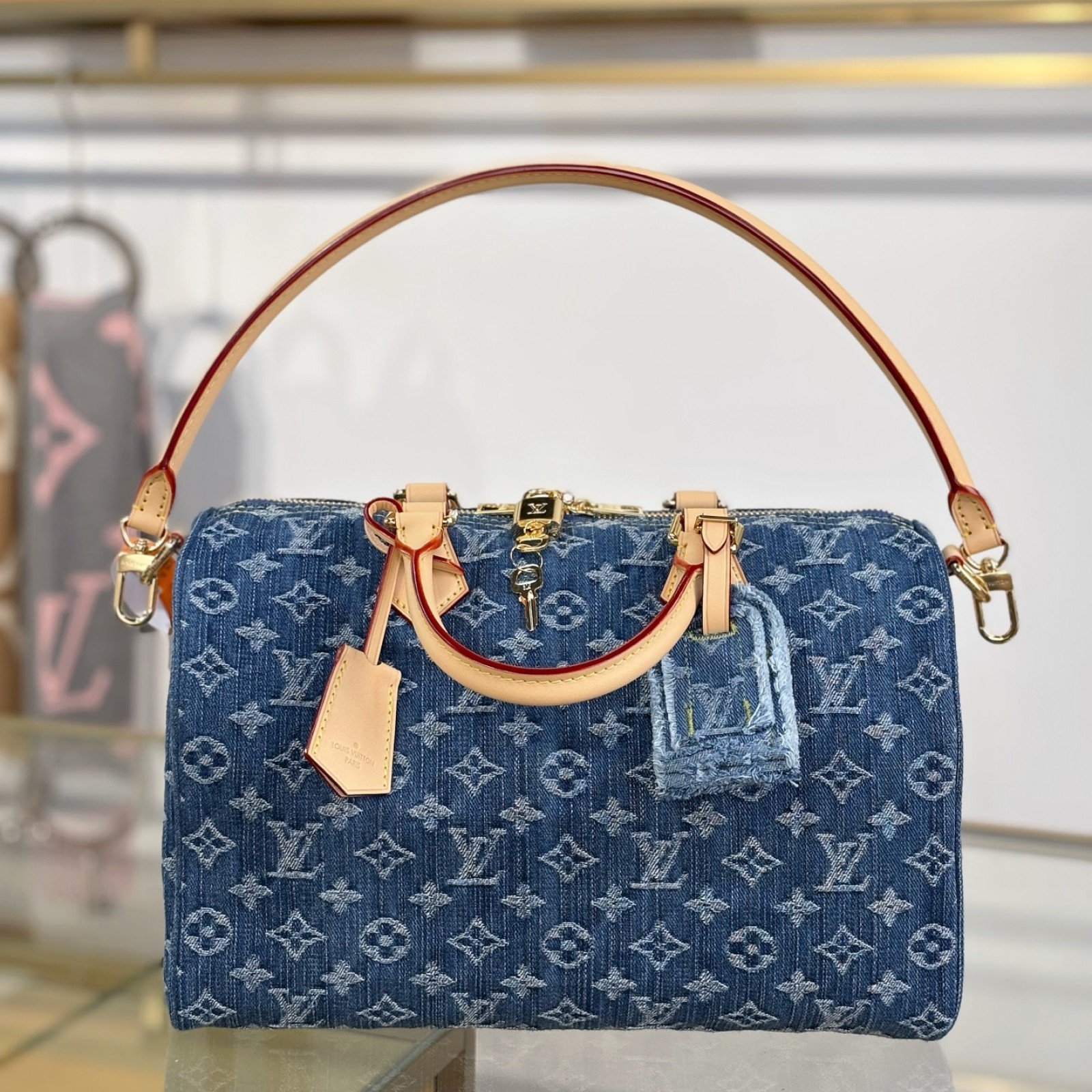 LV bag 220329 $302.5 USD