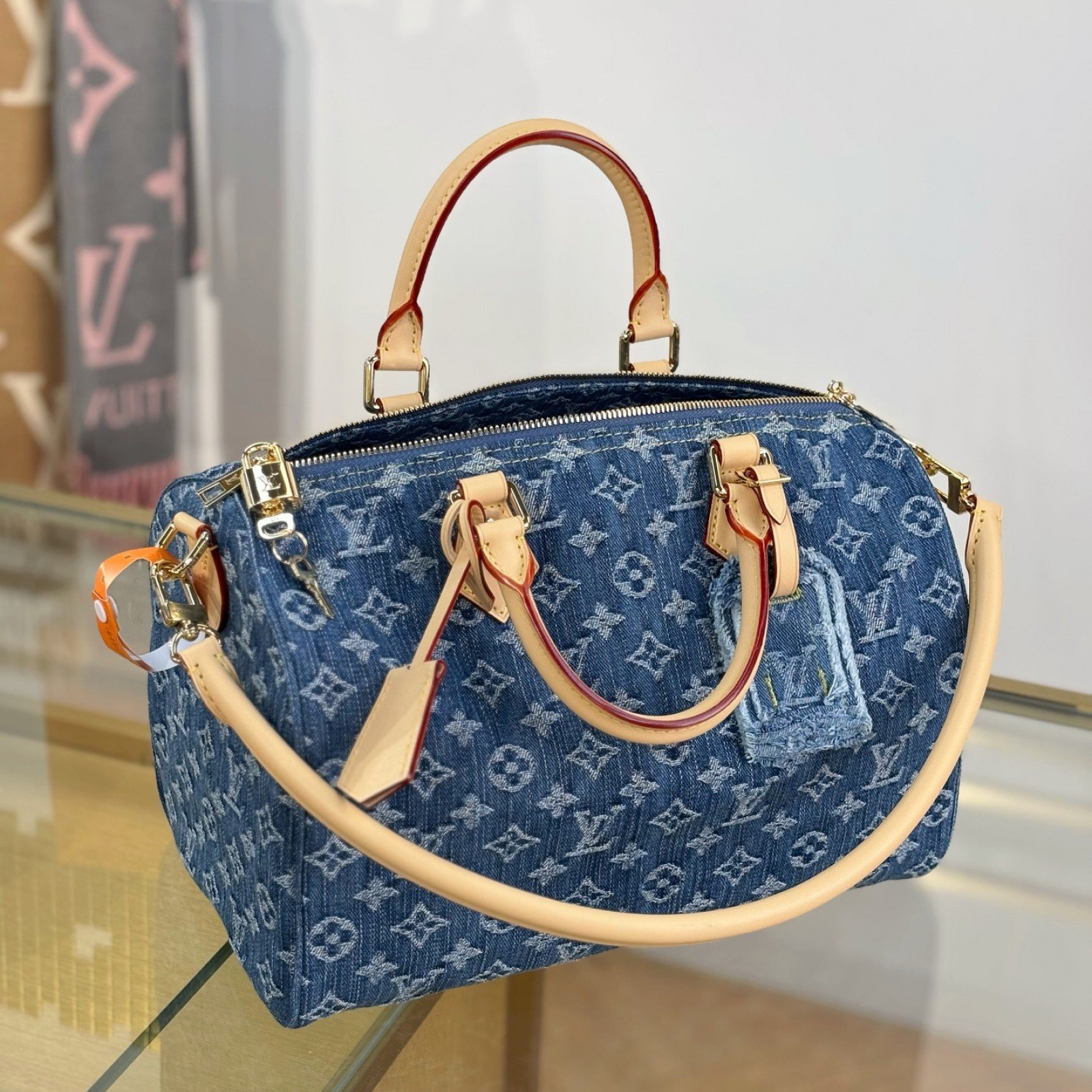 LV bag 220329 $302.5 USD