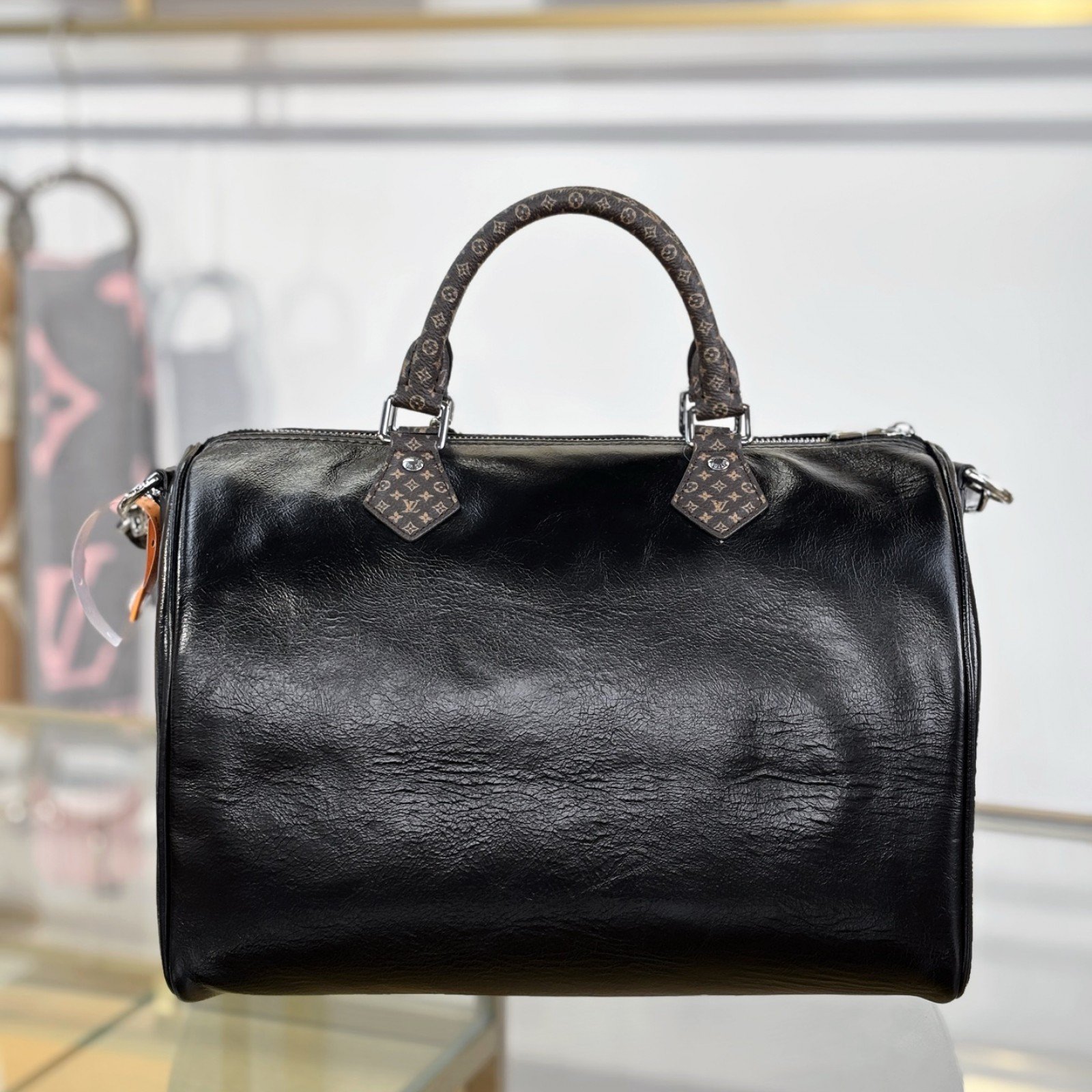 LV bag 220332 $288.75 USD