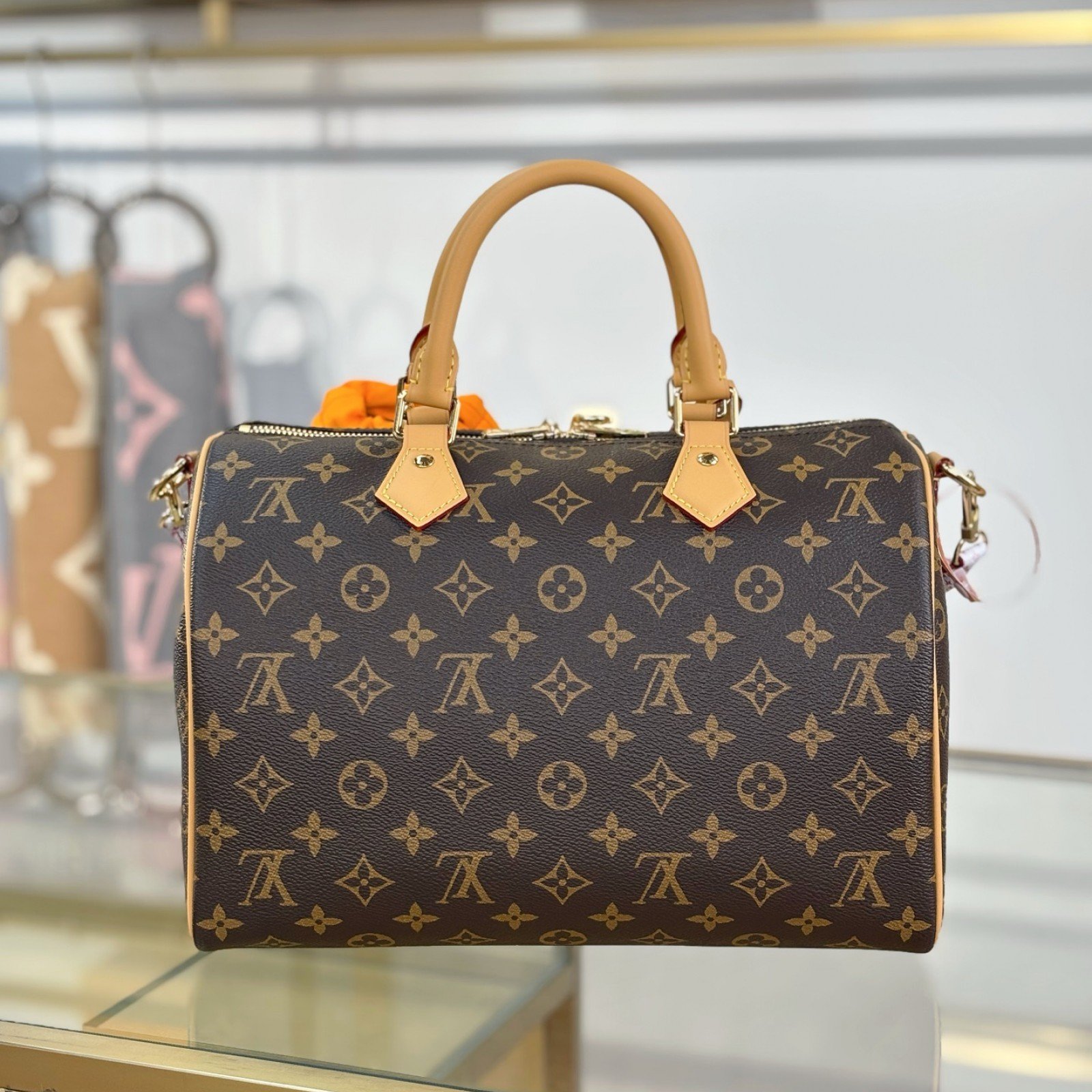 LV bag 220333 $302.5 USD
