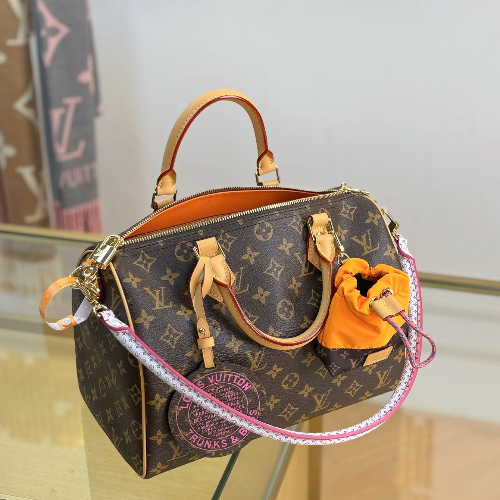 LV bag 220333 $302.5 USD