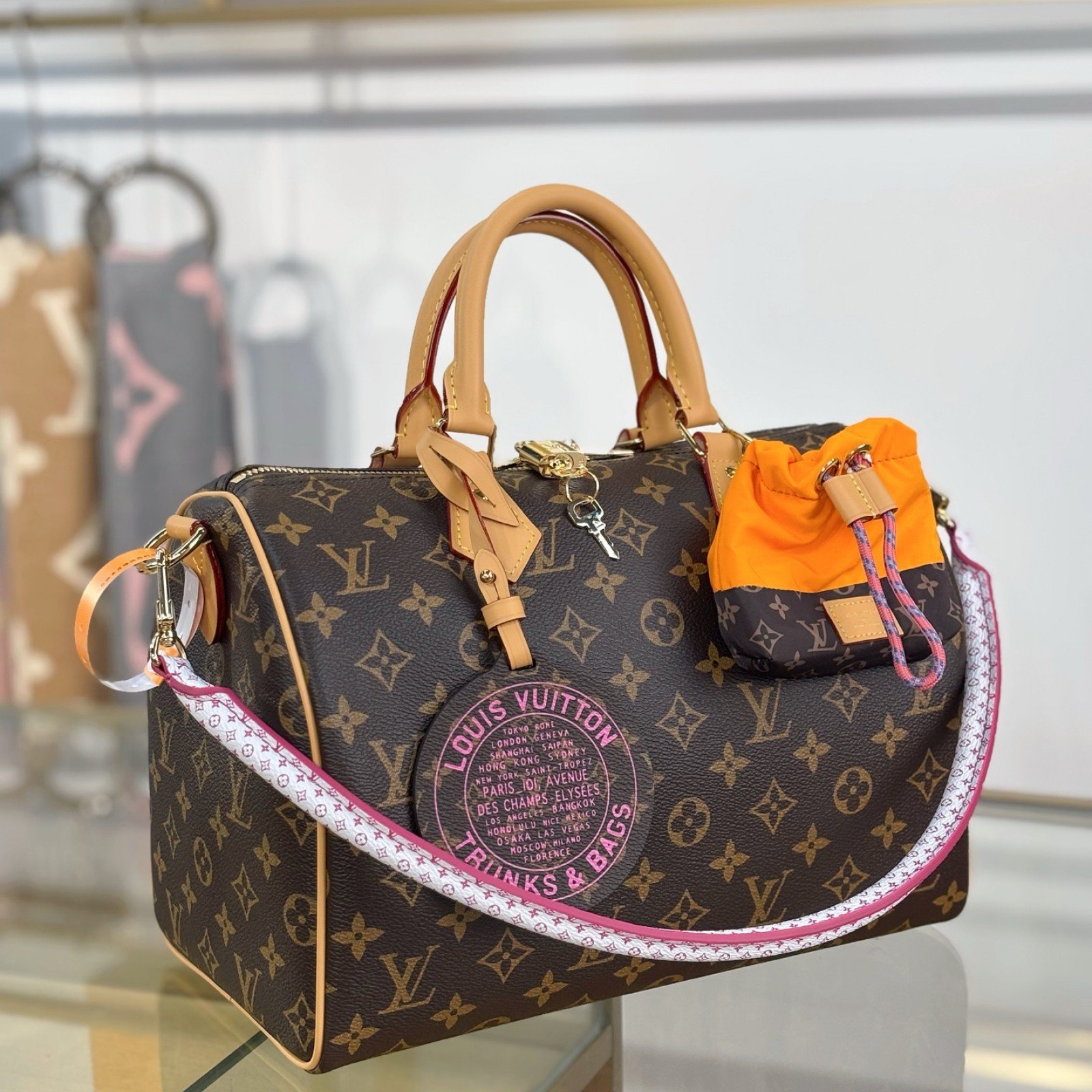 LV bag 220333 $302.5 USD