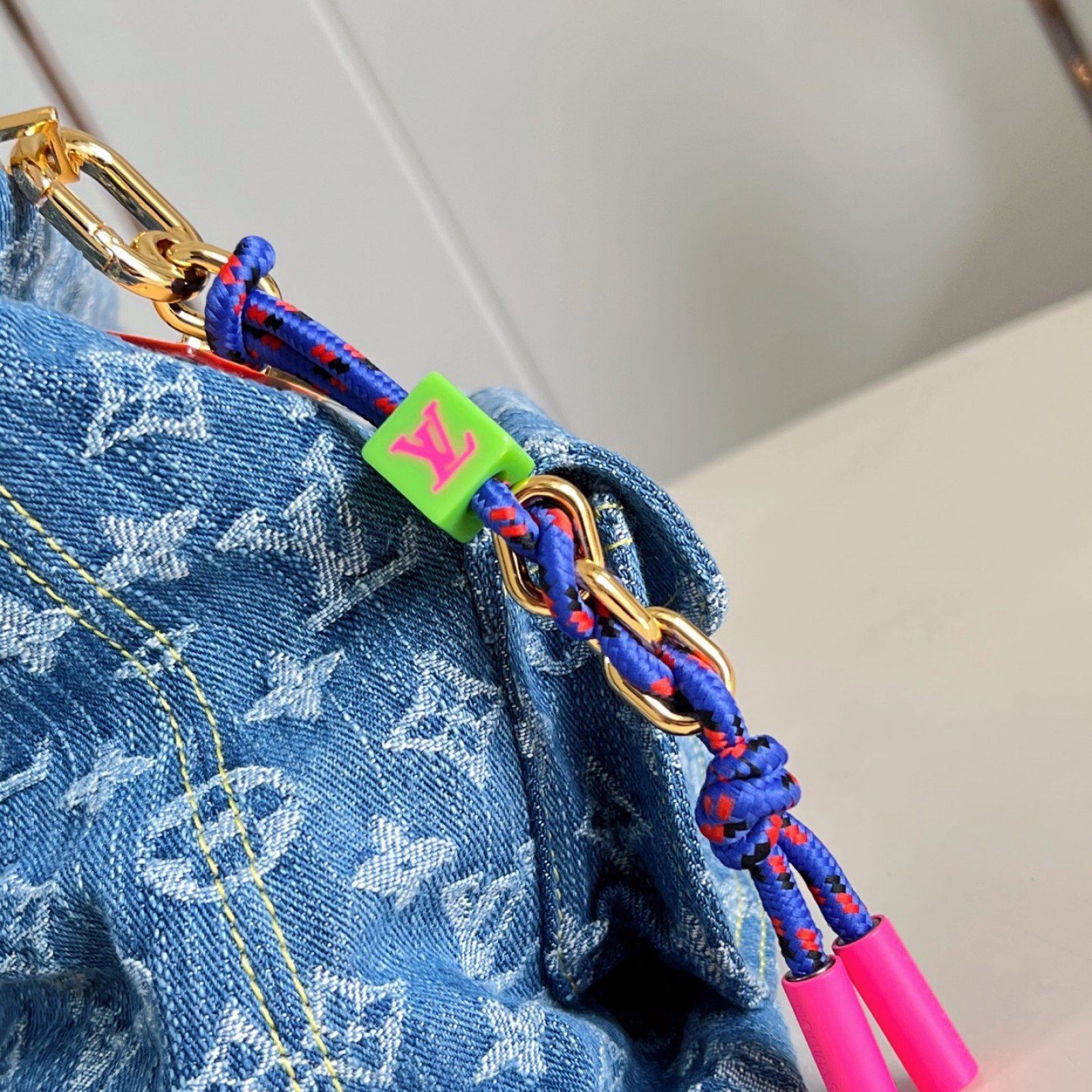LV bag 220341 $206.25 USD
