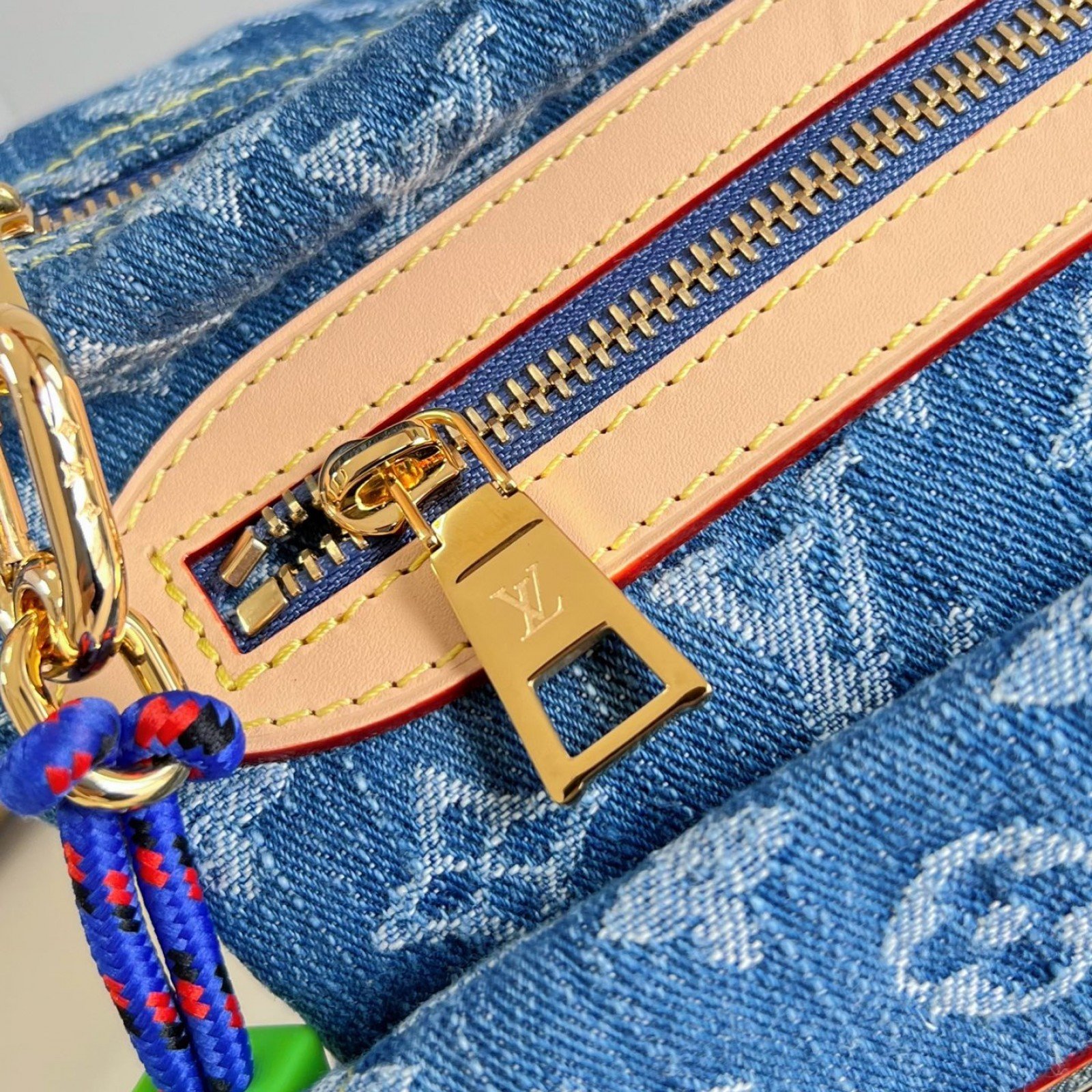 LV bag 220341 $206.25 USD