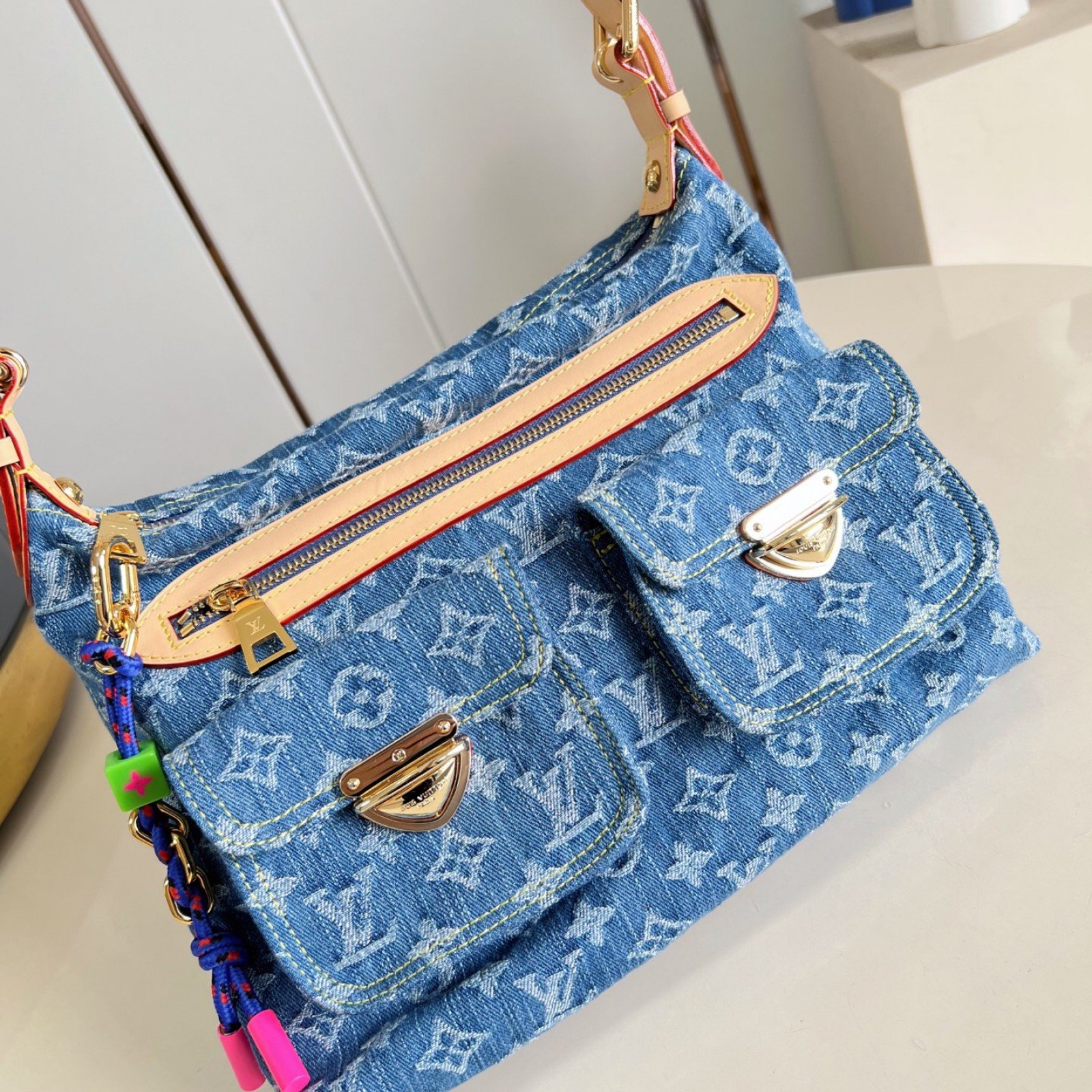LV bag 220341 $206.25 USD