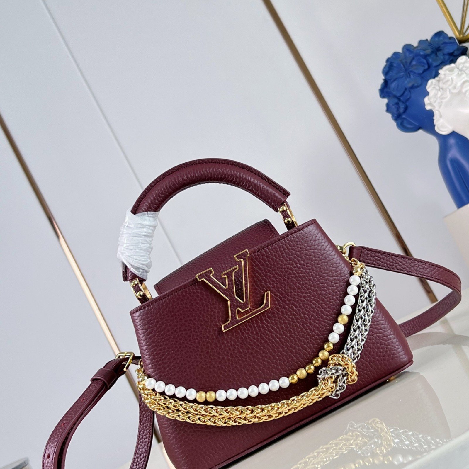 LV bag 220343 $371.25 USD