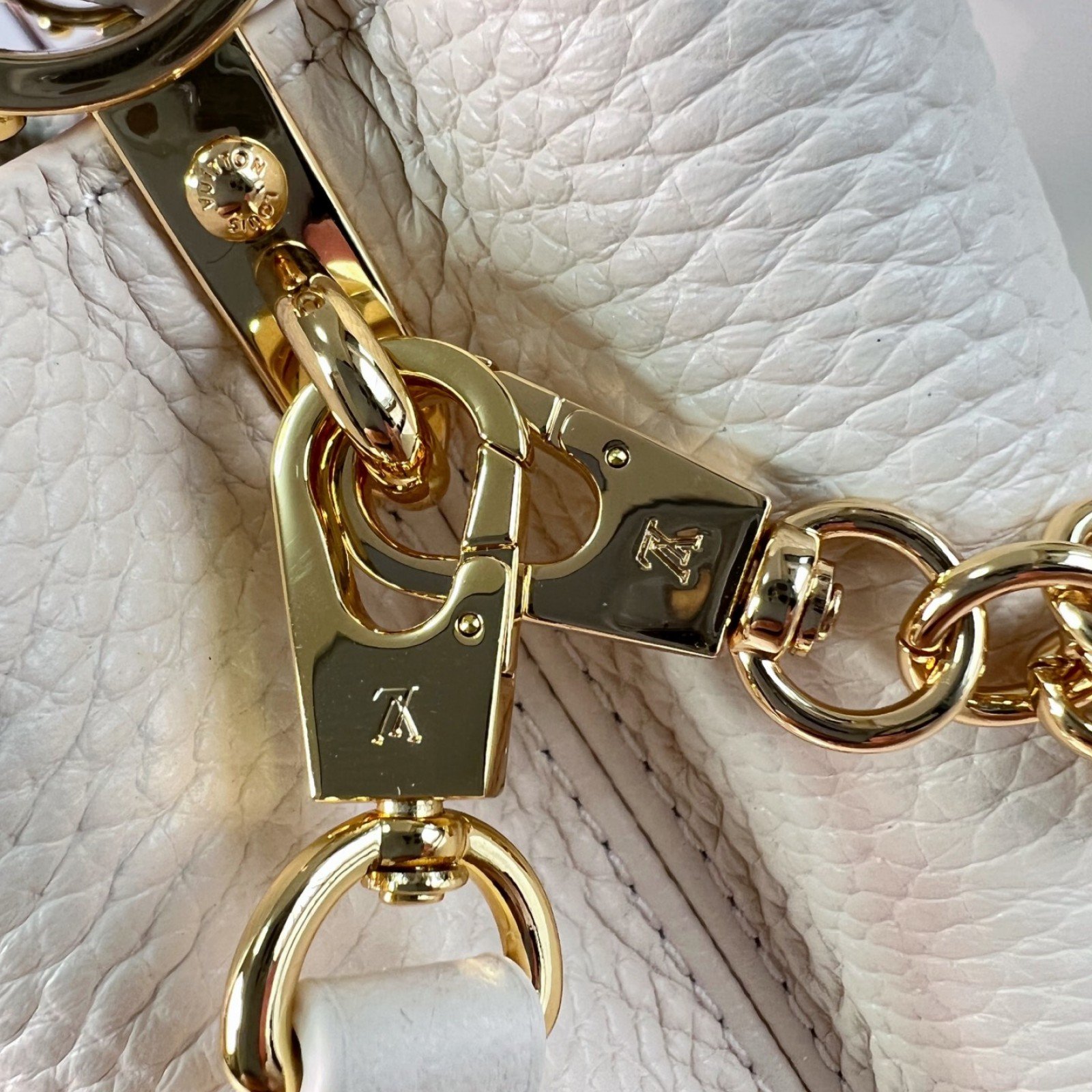 LV bag 220345 $371.25 USD