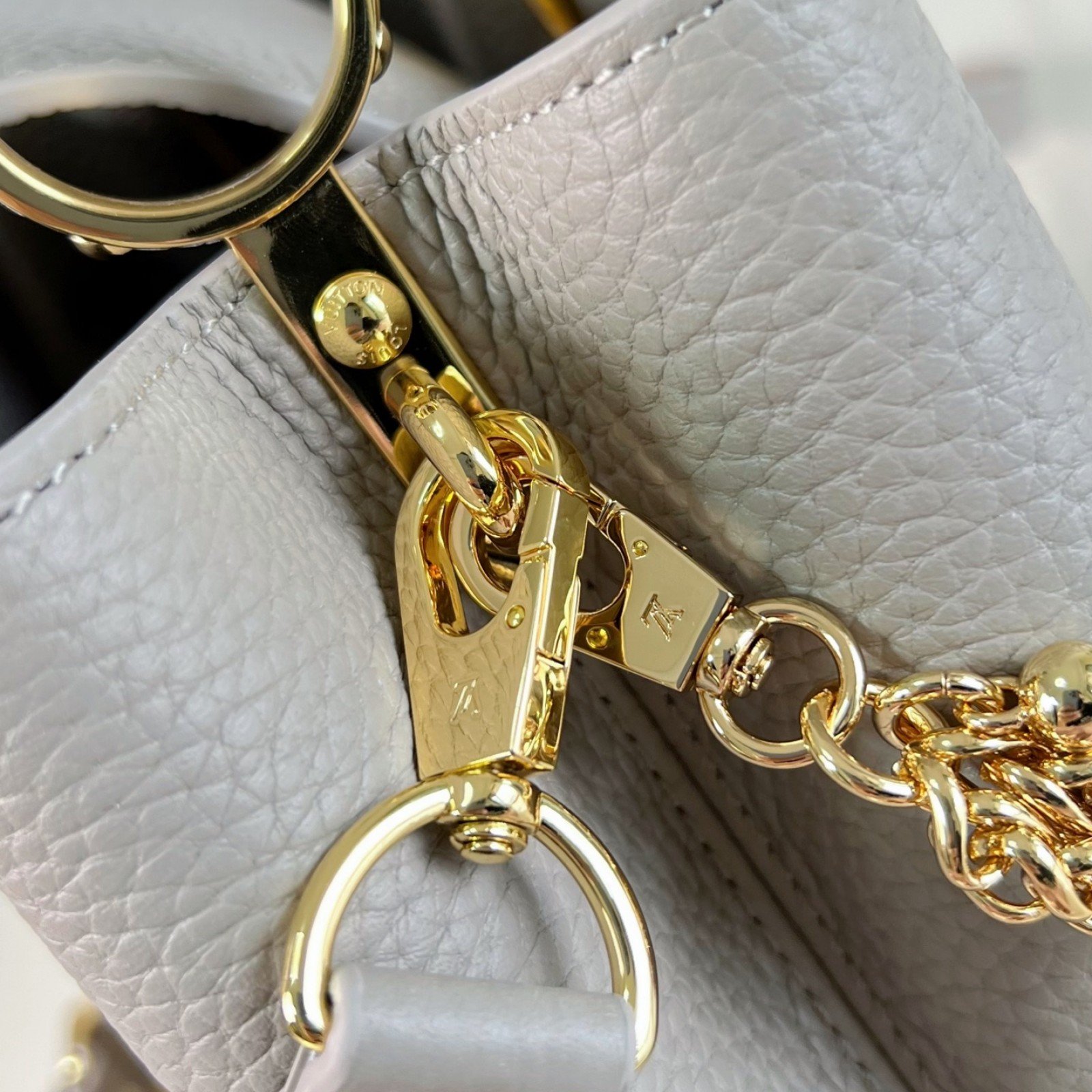 LV bag 220346 $398.75 USD