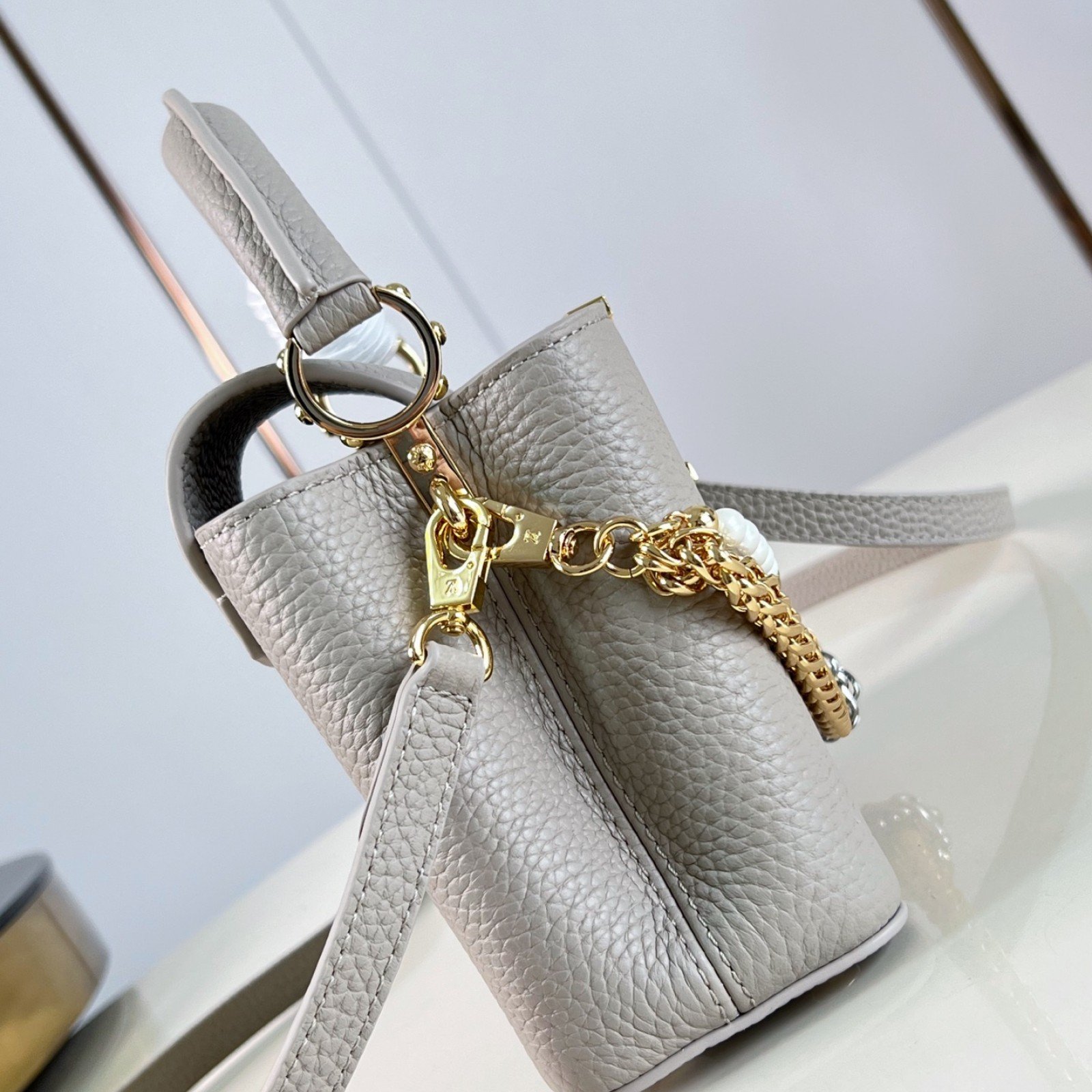 LV bag 220347 $371.25 USD