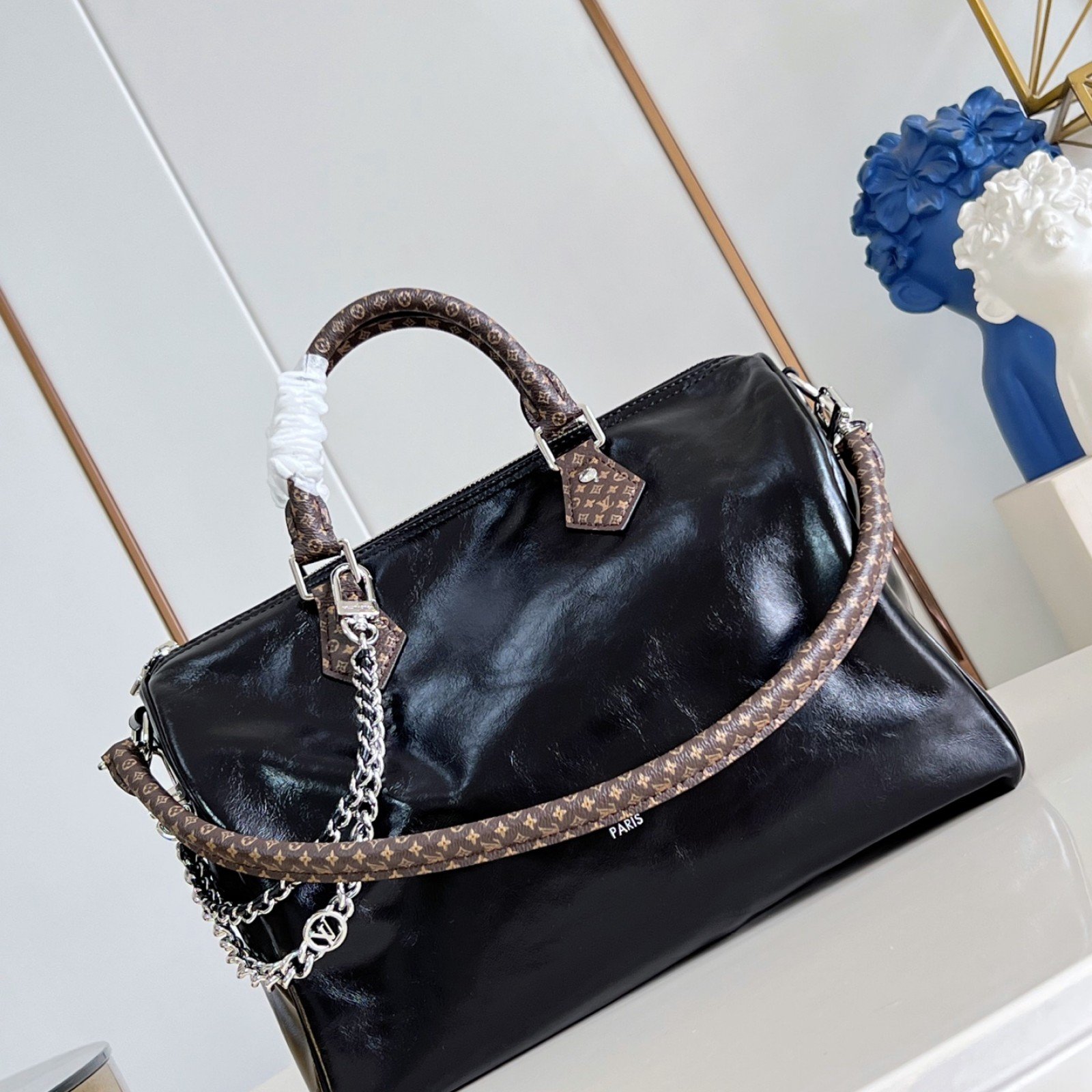 LV bag 220358 $233.75 USD