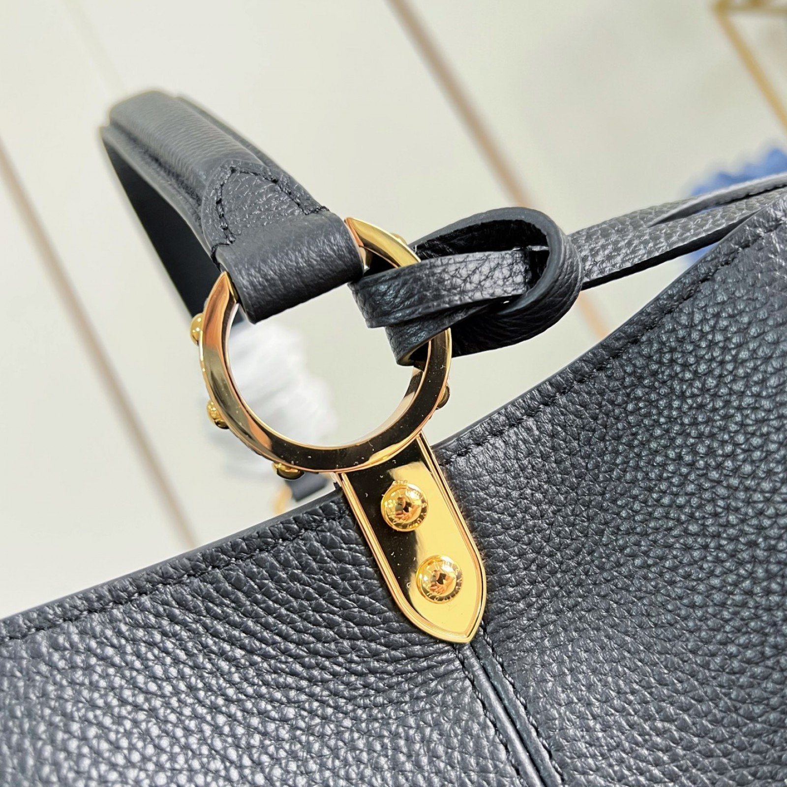 LV bag 220359 $365.75 USD