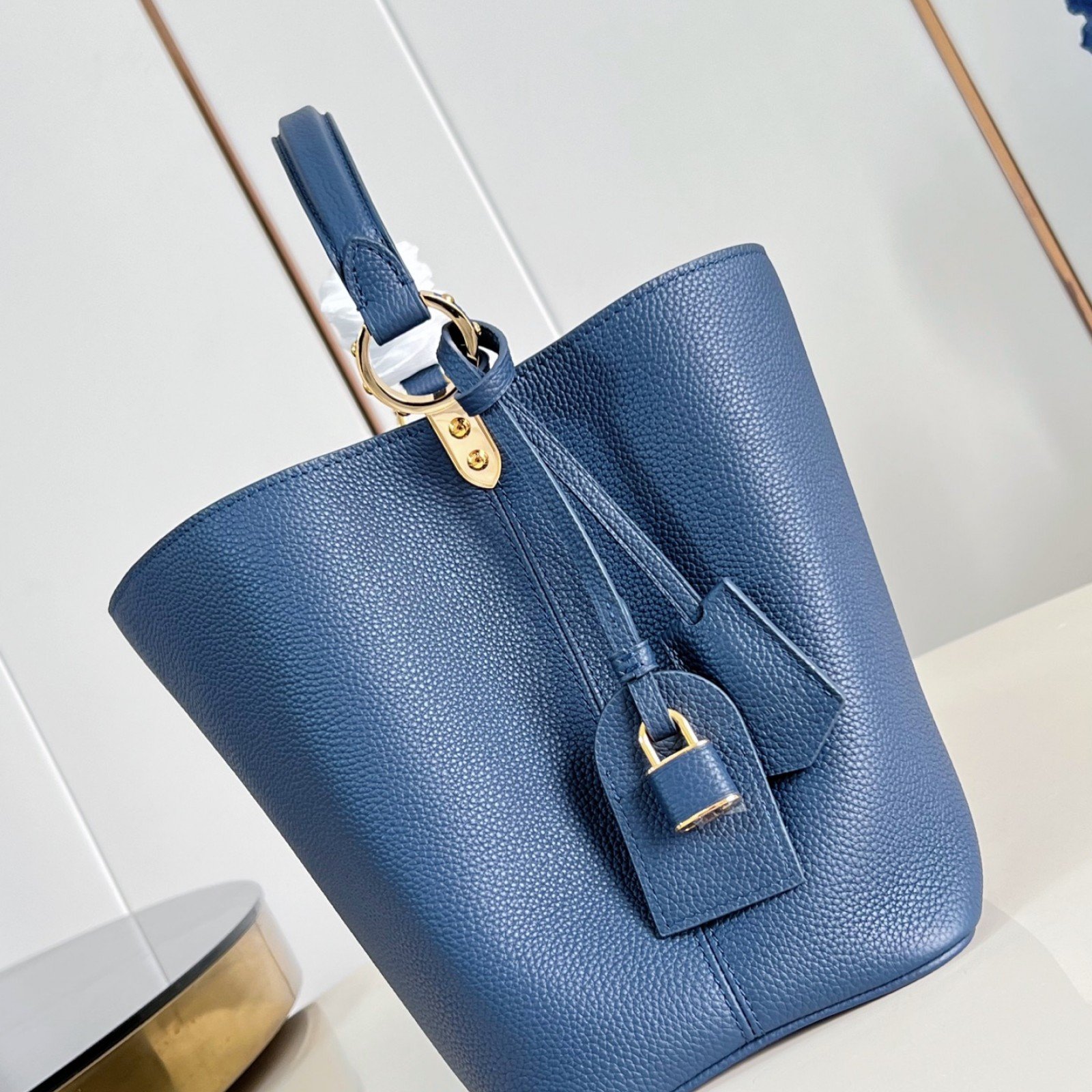 LV bag 220360 $365.75 USD
