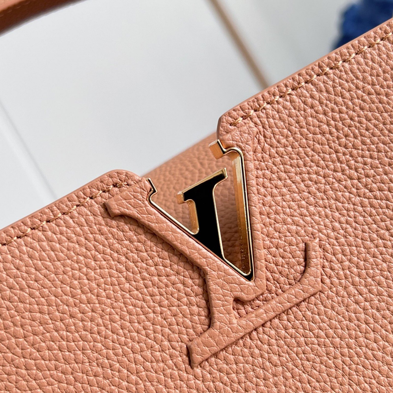 LV bag 220362 $365.75 USD