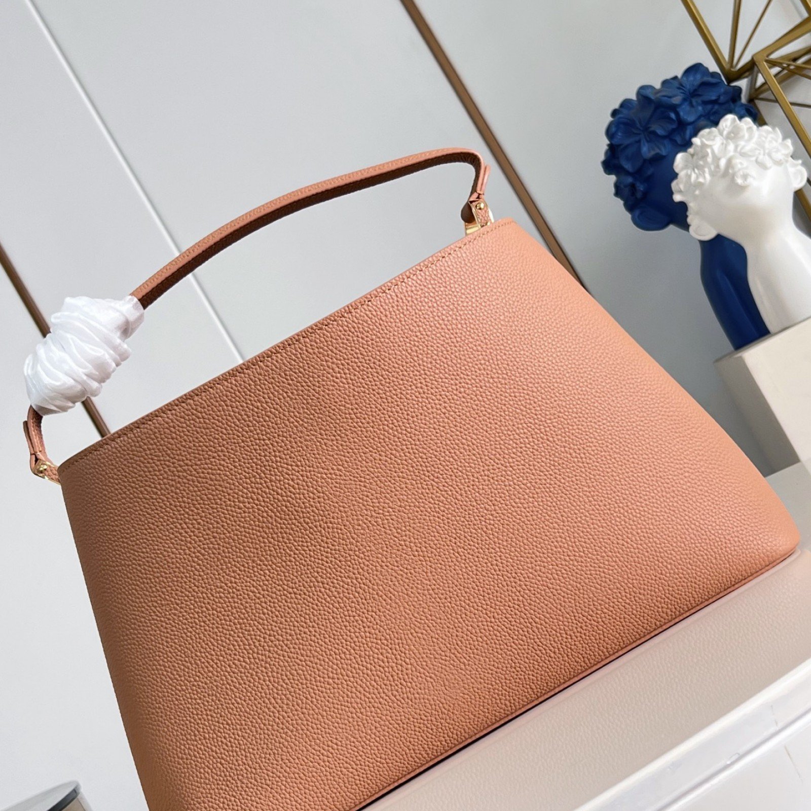 LV bag 220362 $365.75 USD