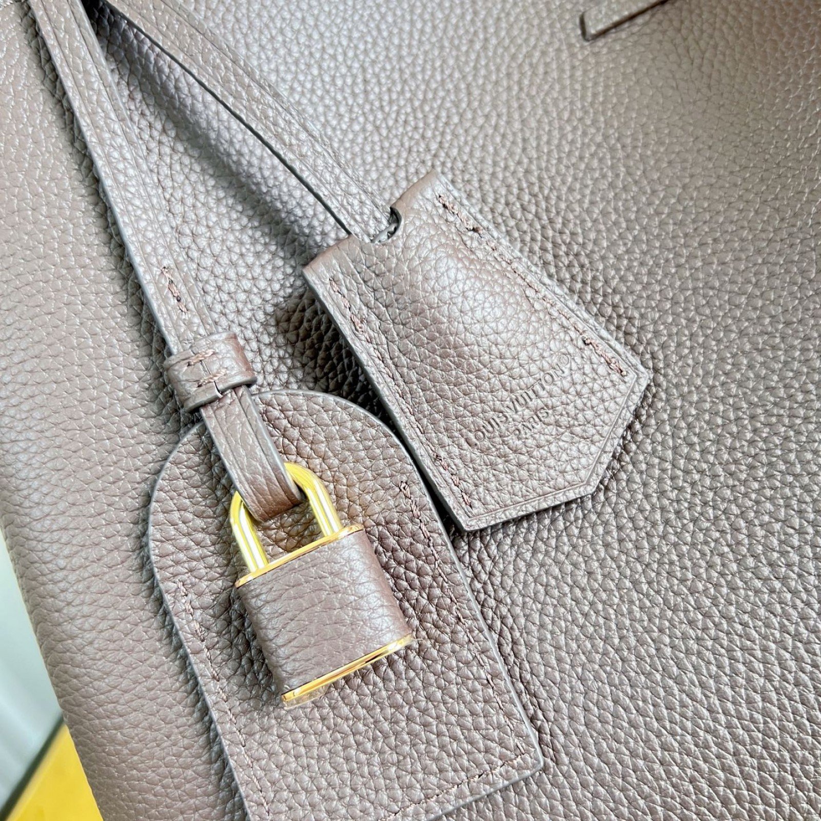 LV bag 220363 $365.75 USD