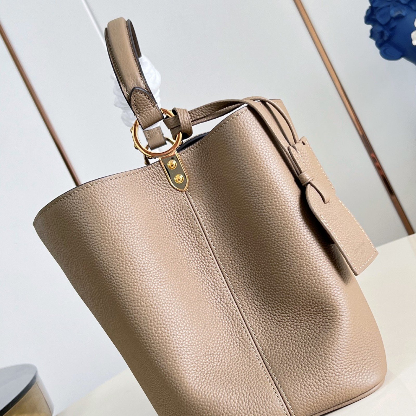LV bag 220365 $365.75 USD
