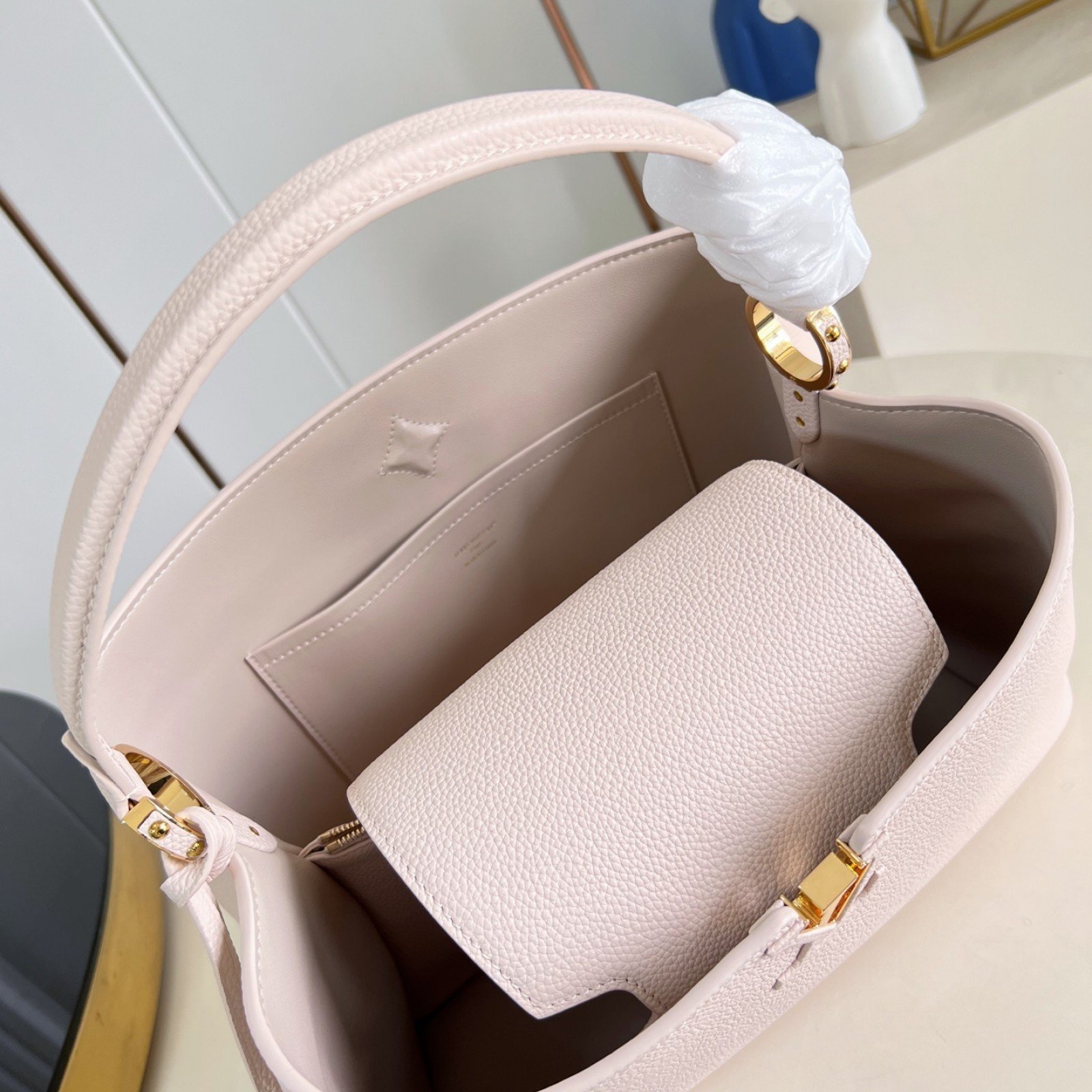 LV bag 220366 $365.75 USD
