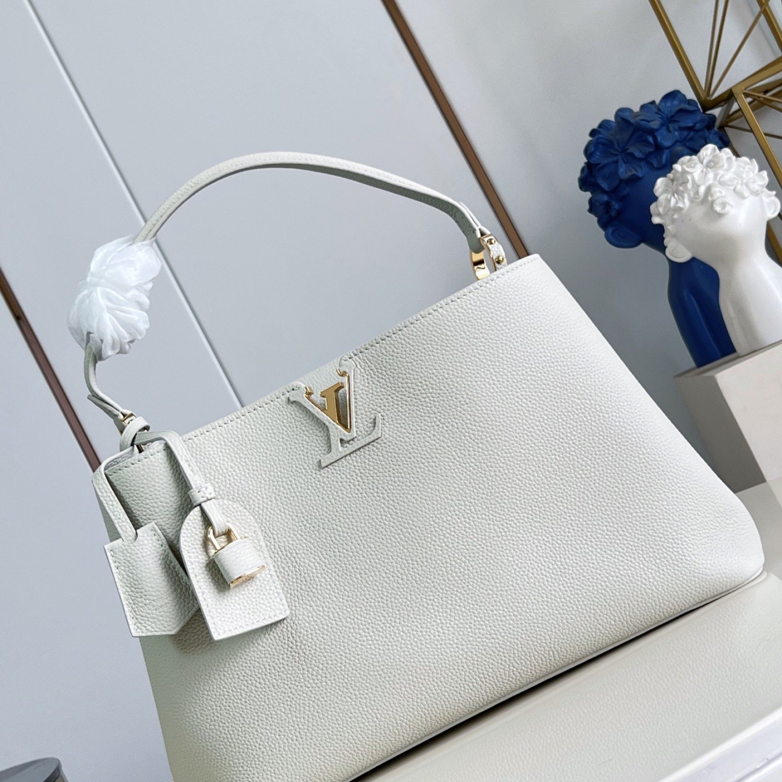 LV bag 220369 $365.75 USD