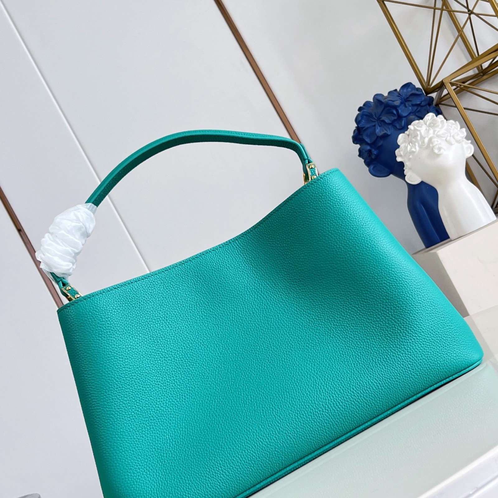 LV bag 220370 $365.75 USD