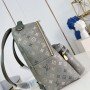 LV bag 220372 $261.25 USD