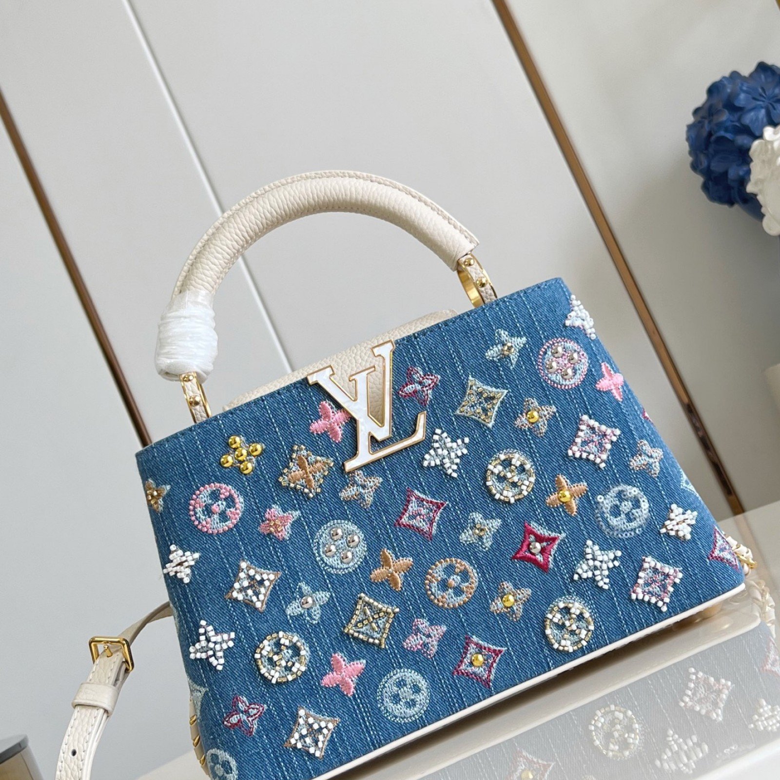 LV bag 220441 $376.75 USD