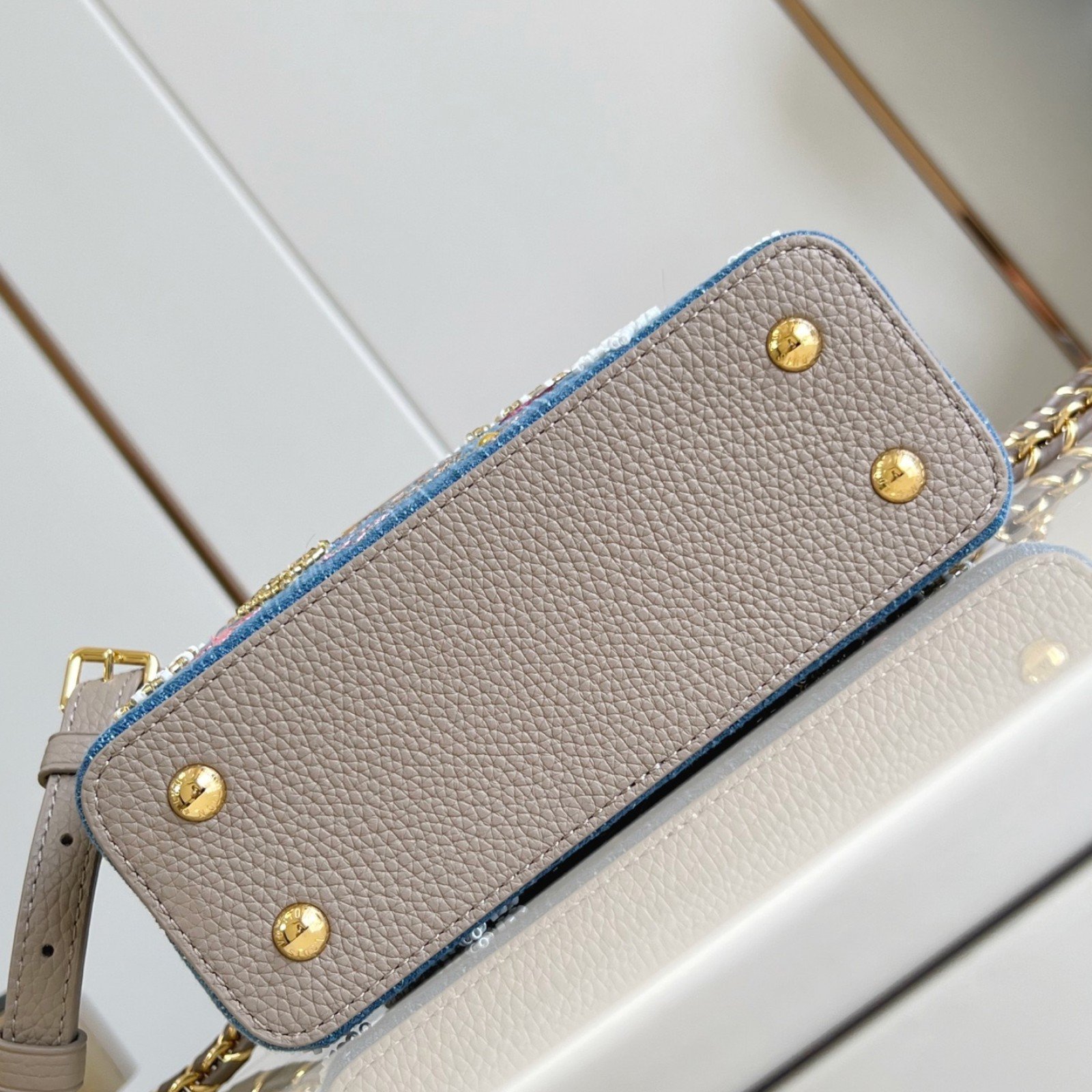 LV bag 220444 $349.25 USD