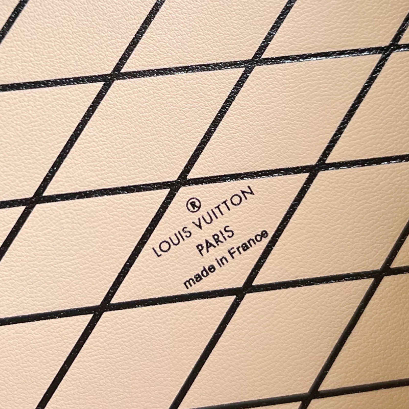 LV bag 220448 $189.75 USD