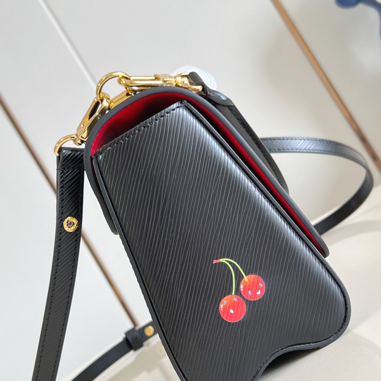 LV bag 220449 $244.75 USD
