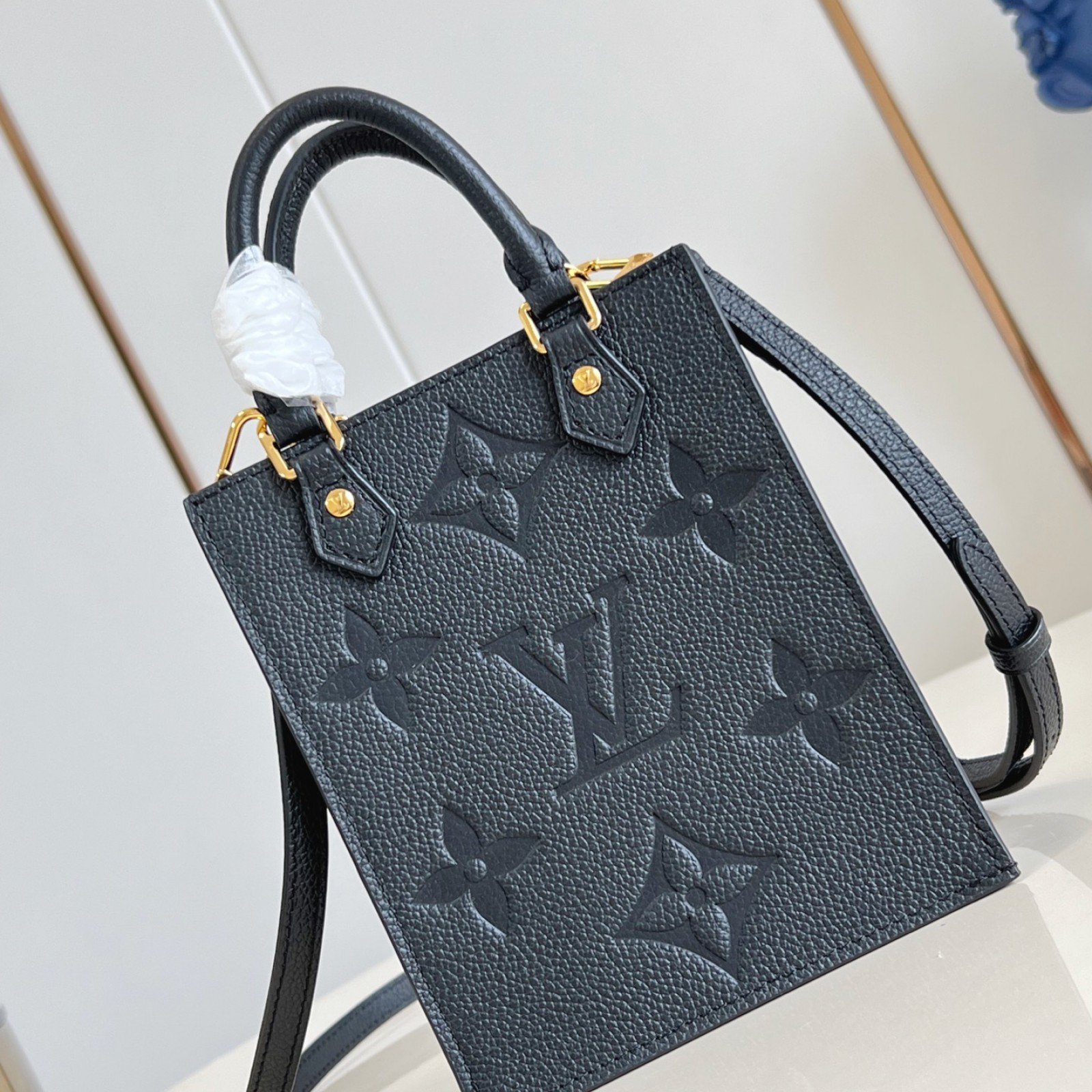LV bag 220456 $162.25 USD
