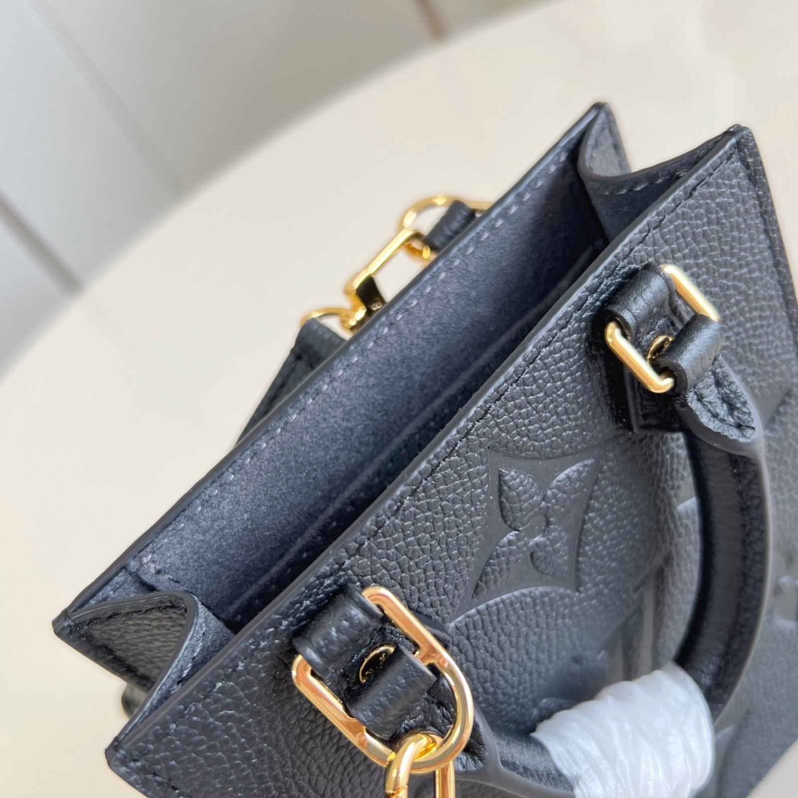 LV bag 220456 $162.25 USD